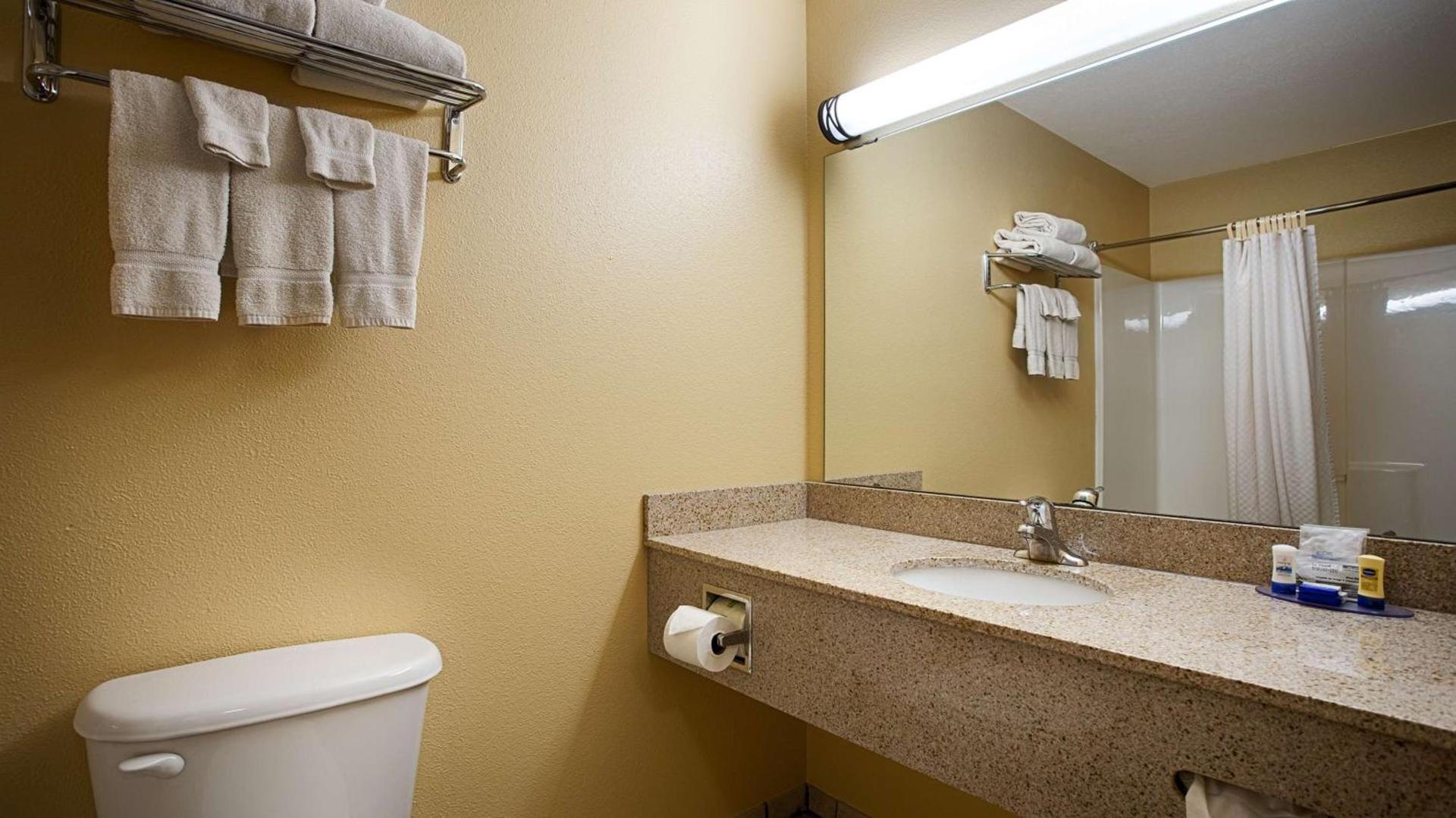 Best Western Penn-Ohio Inn & Suites photo 11