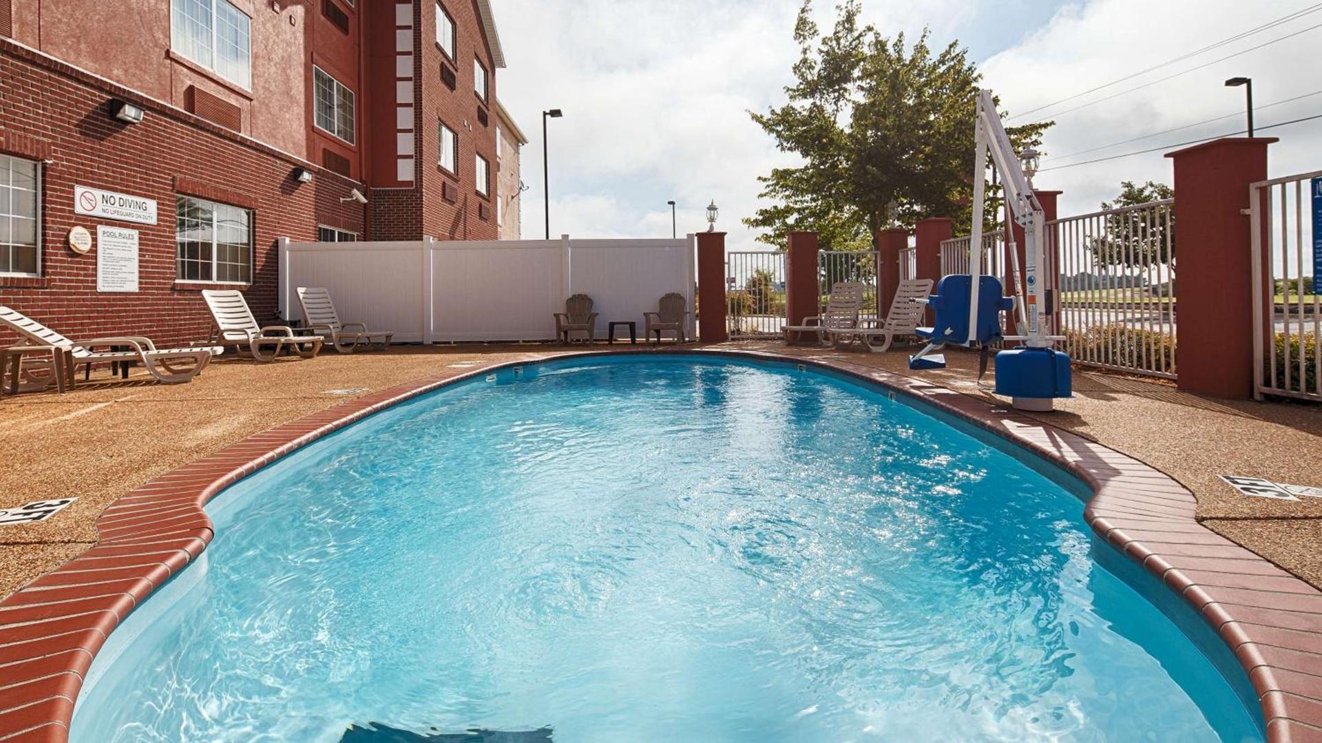 Best Western Plus Olive Branch Hotel & Suites photo 20