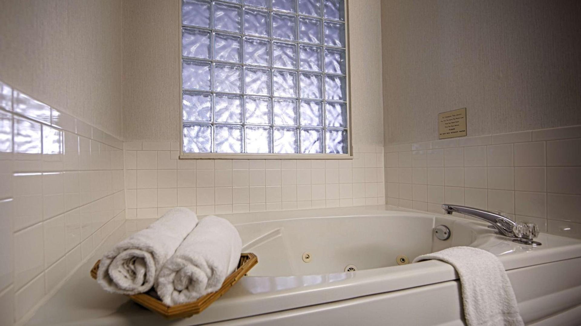 Best Western Executive Inn- Mount Gilead photo 14