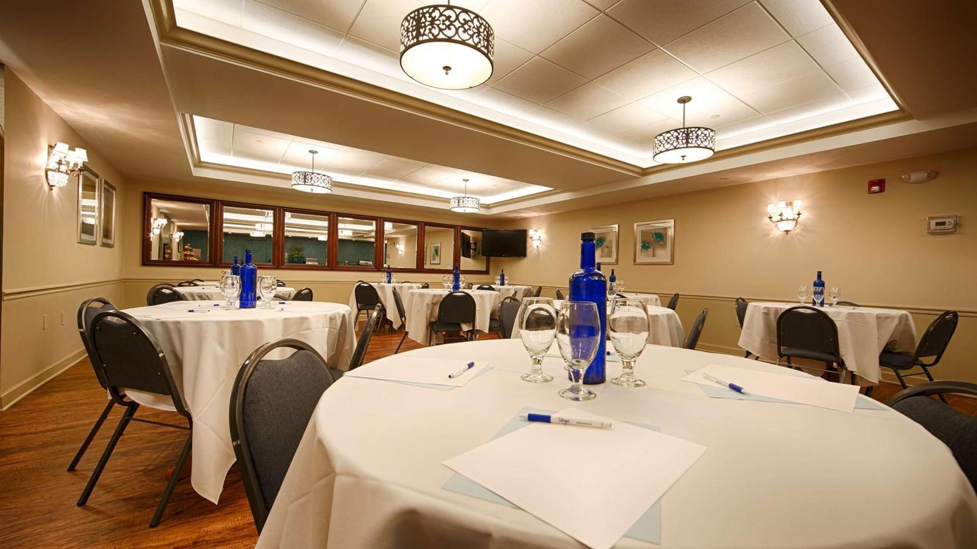 Best Western Plus Mentor-Cleveland Northeast photo 9
