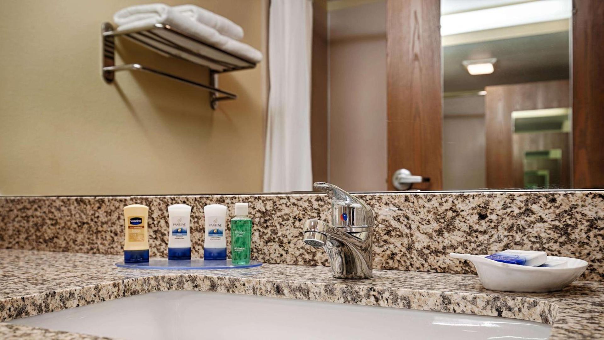 Best Western Plus Executive Hotel & Suites photo 23