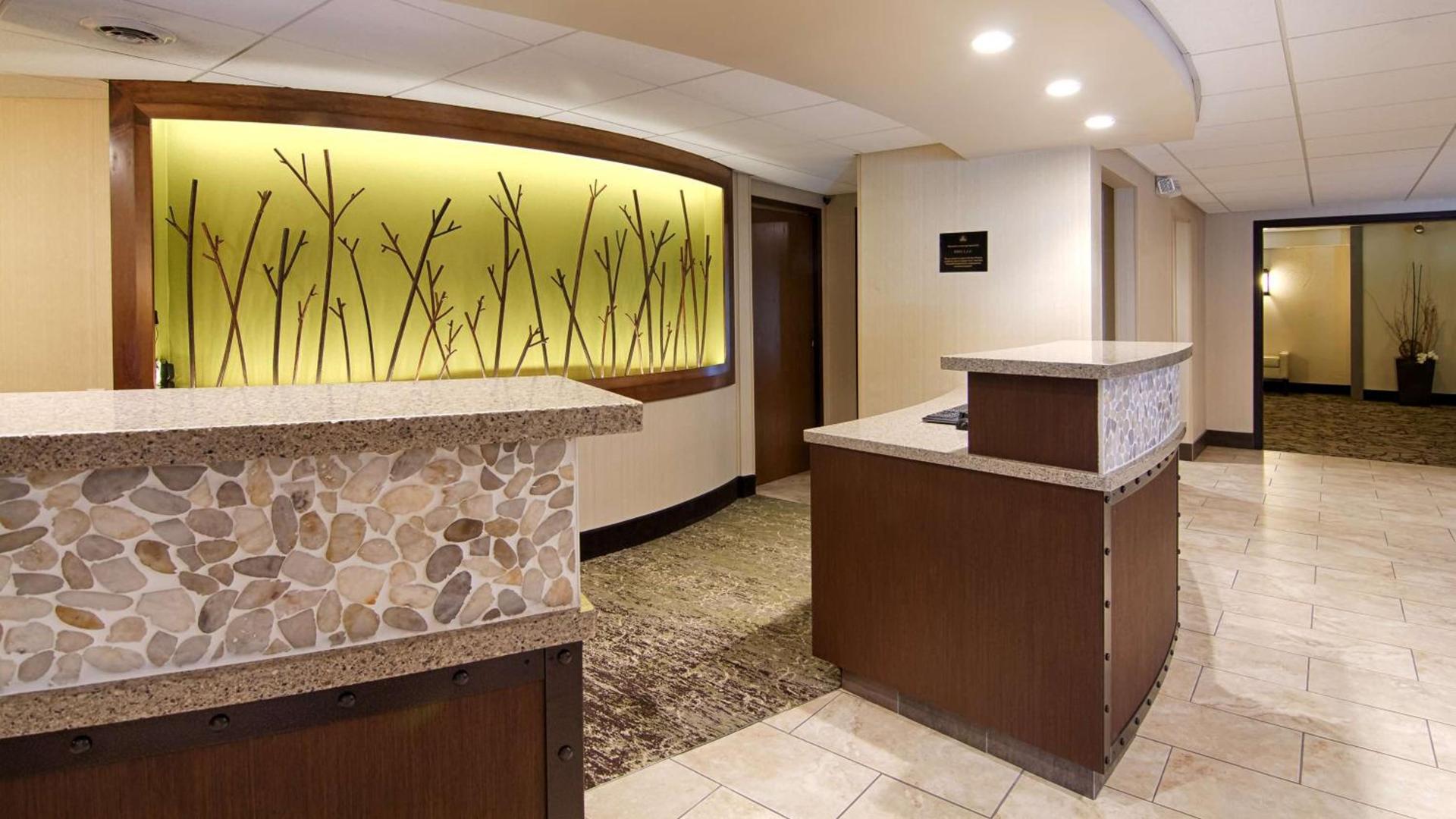 Best Western Plus New Ulm photo 2