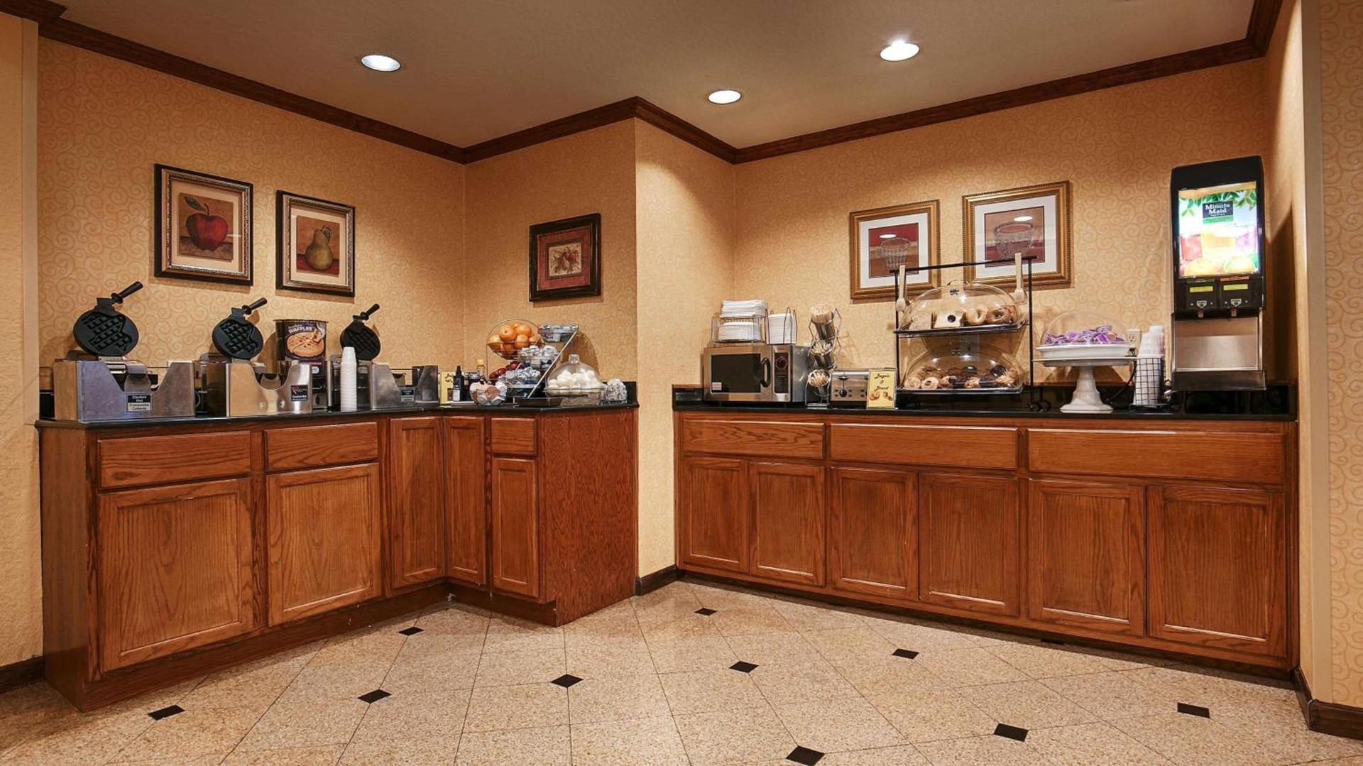 Best Western Alamo Suites photo 12