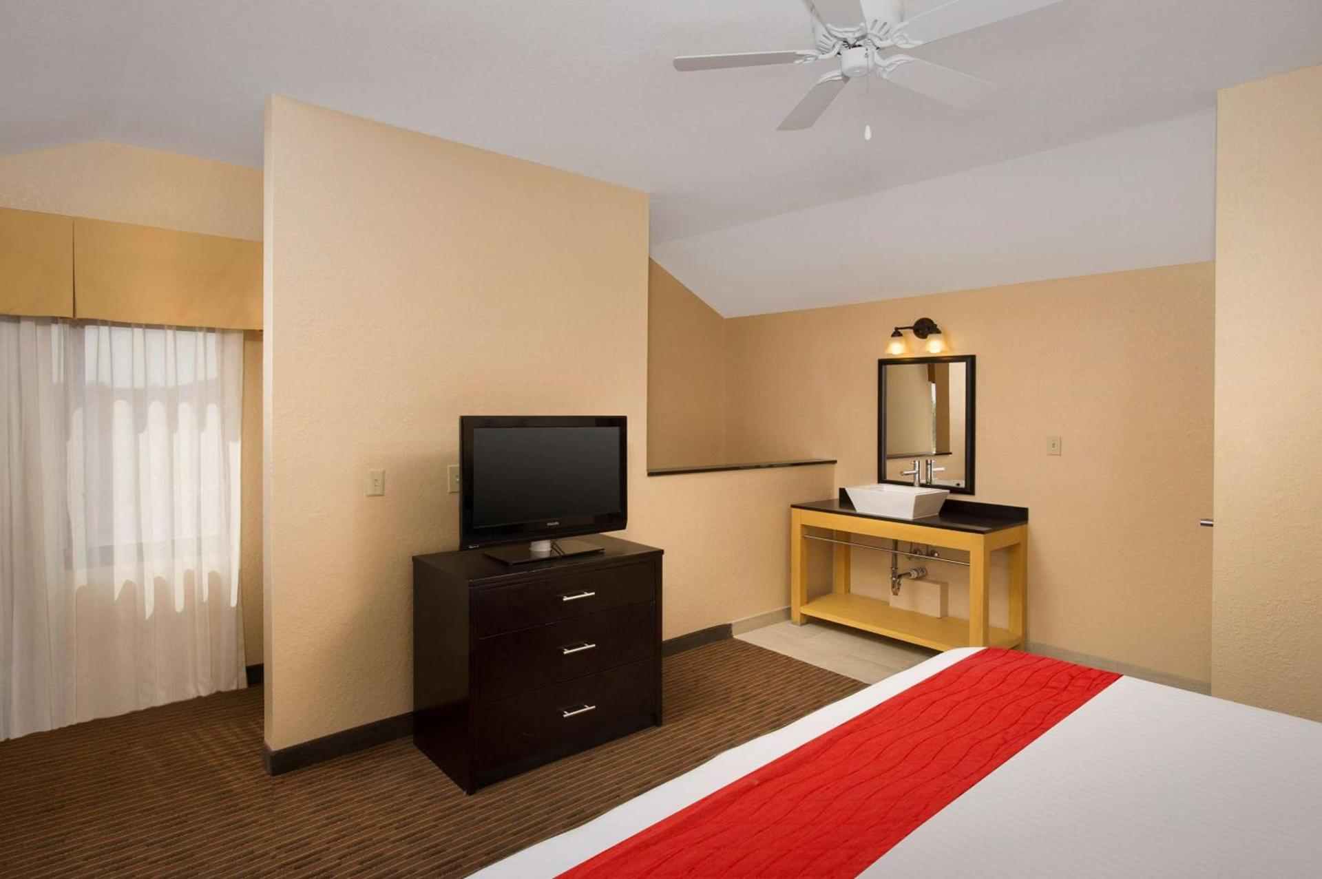 Best Western Alamo Suites photo 7