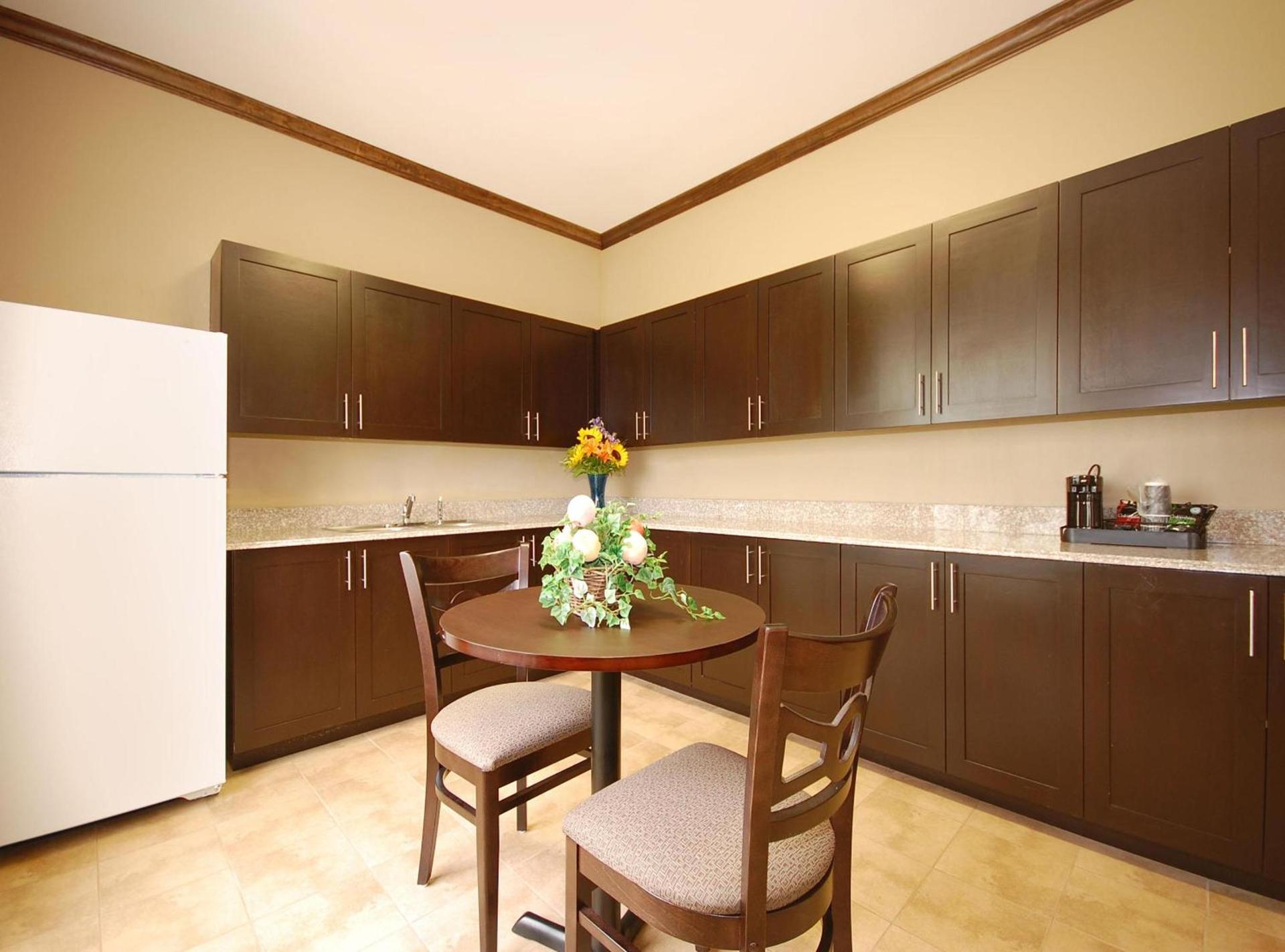 Best Western Plus Texoma Hotel & Suites photo 32