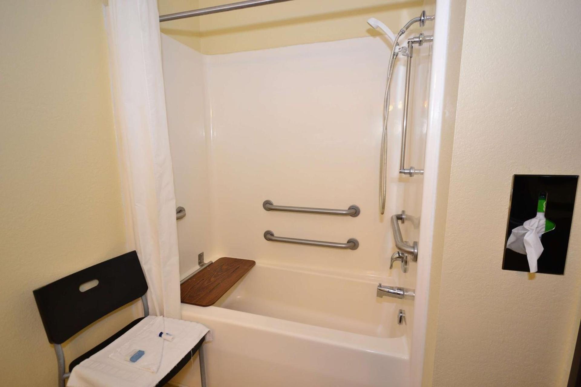 Best Western Teal Lake Inn photo 12