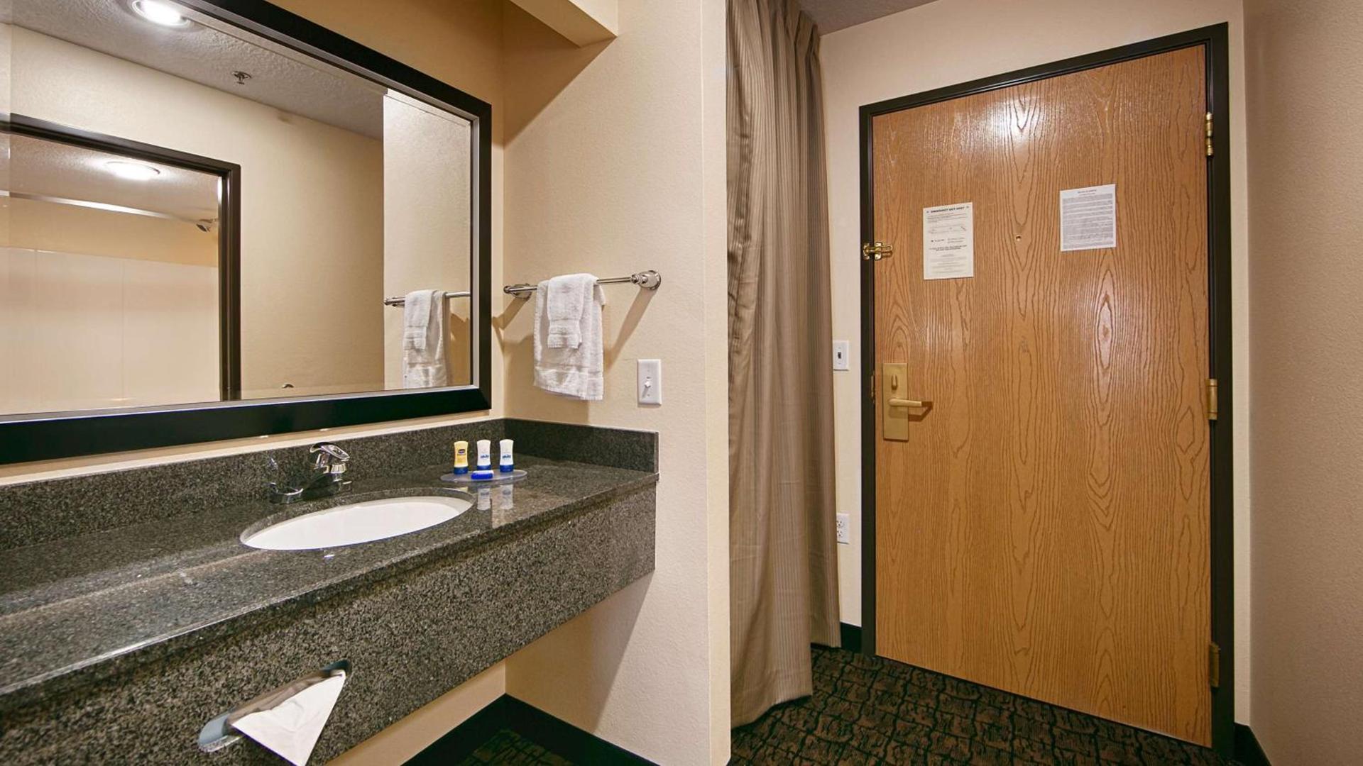 Best Western Plus - Wendover Inn photo 13