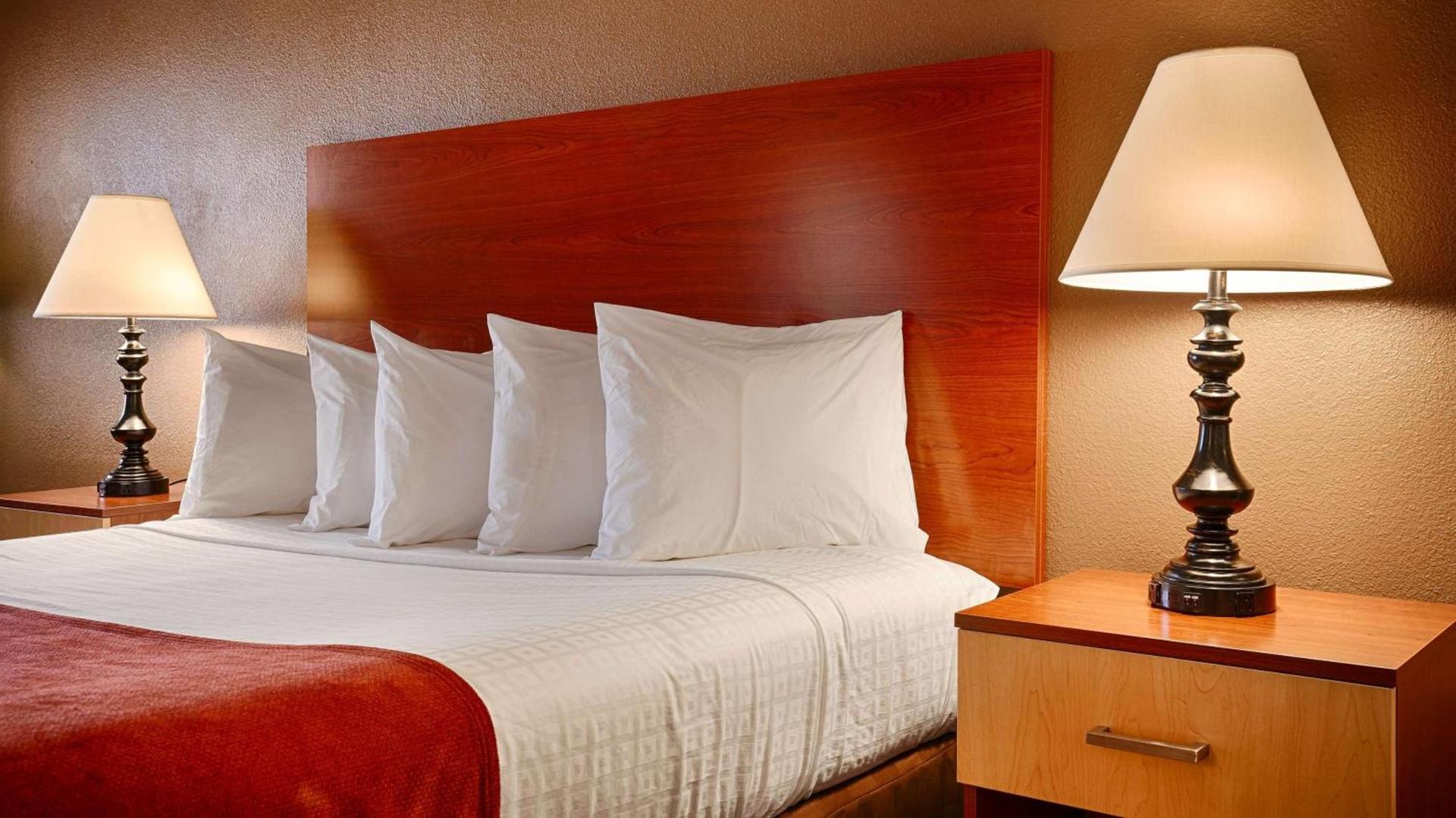 Best Western Discovery Inn photo 13