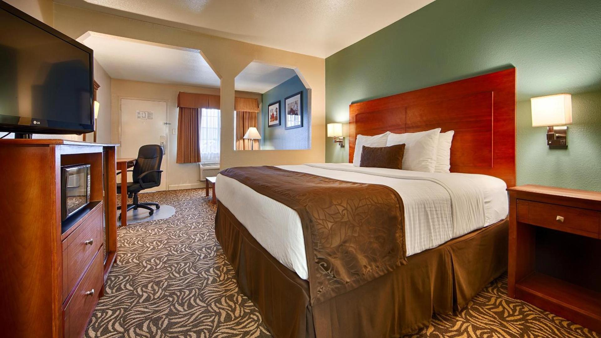 Best Western Regency Inn & Suites photo 4