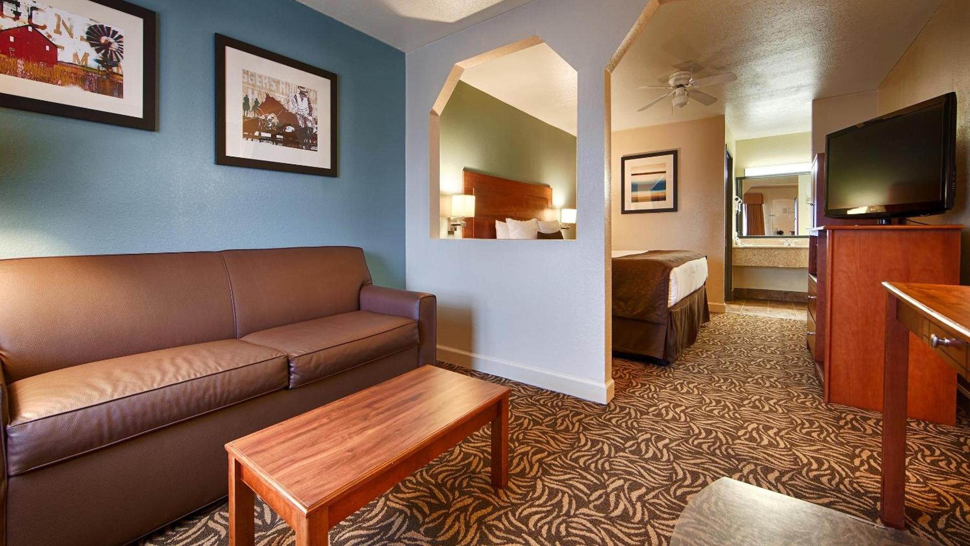 Best Western Regency Inn & Suites photo 3
