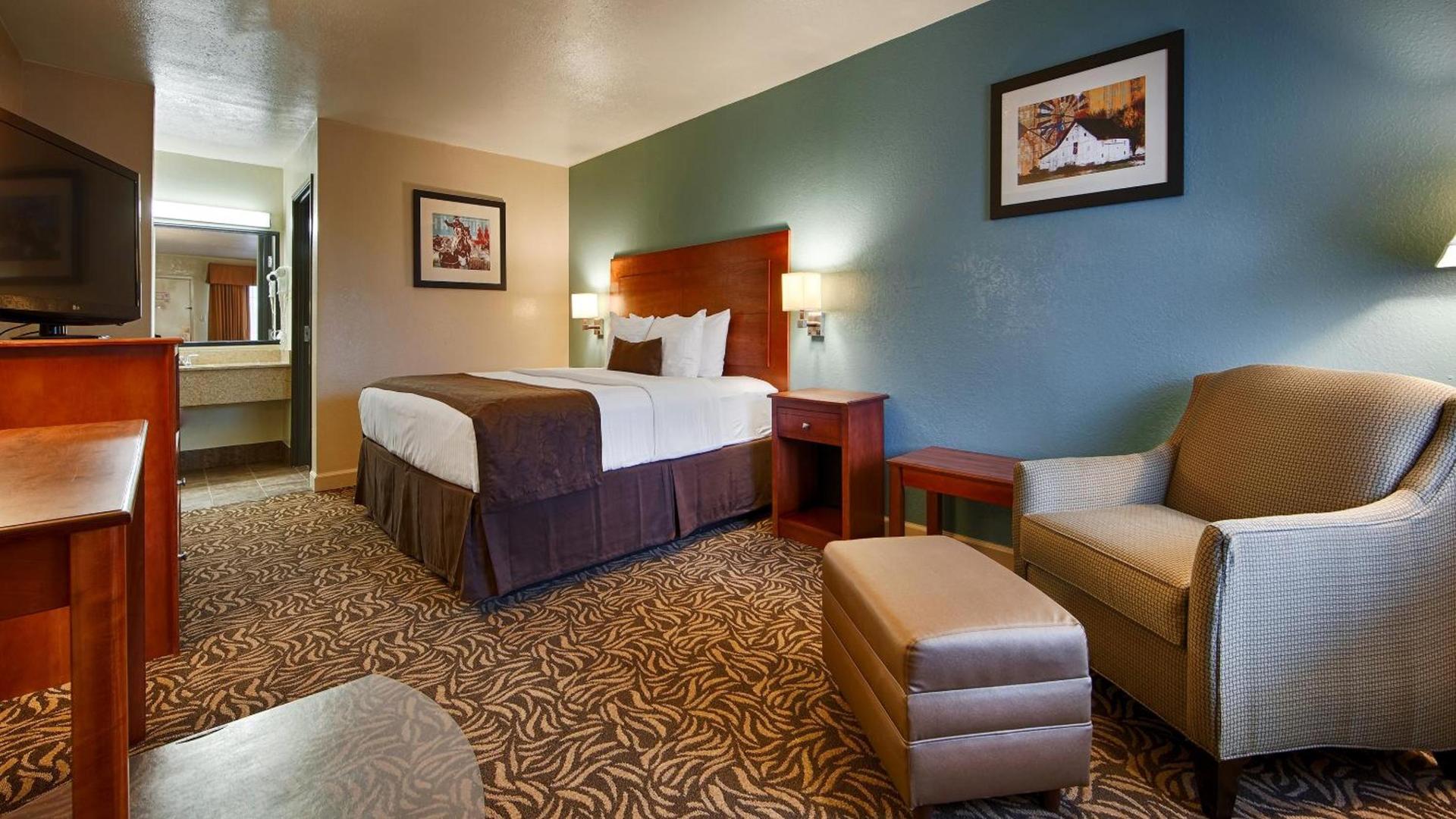 Best Western Regency Inn & Suites photo 2