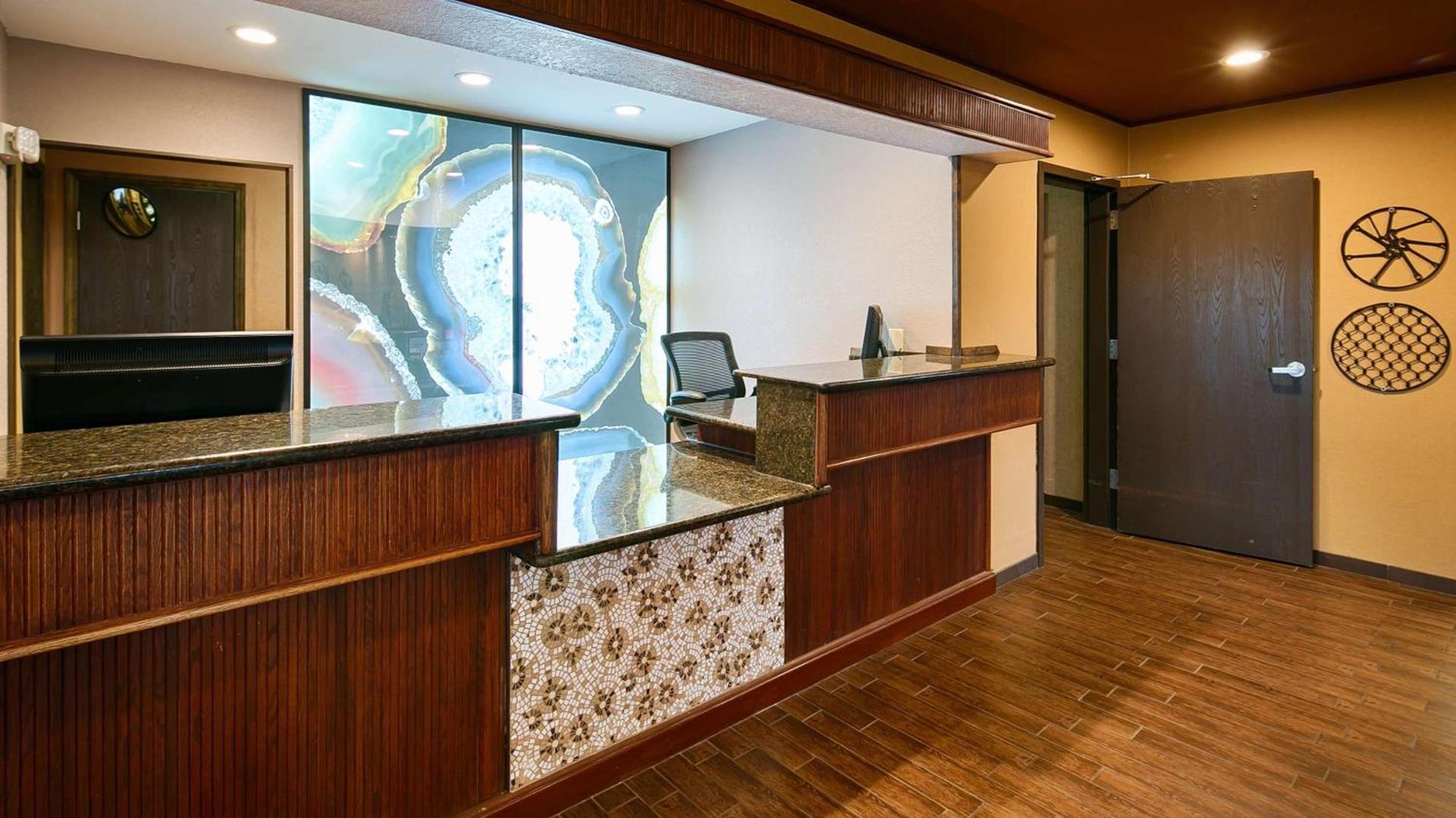 Best Western Plus Rama Inn photo 45