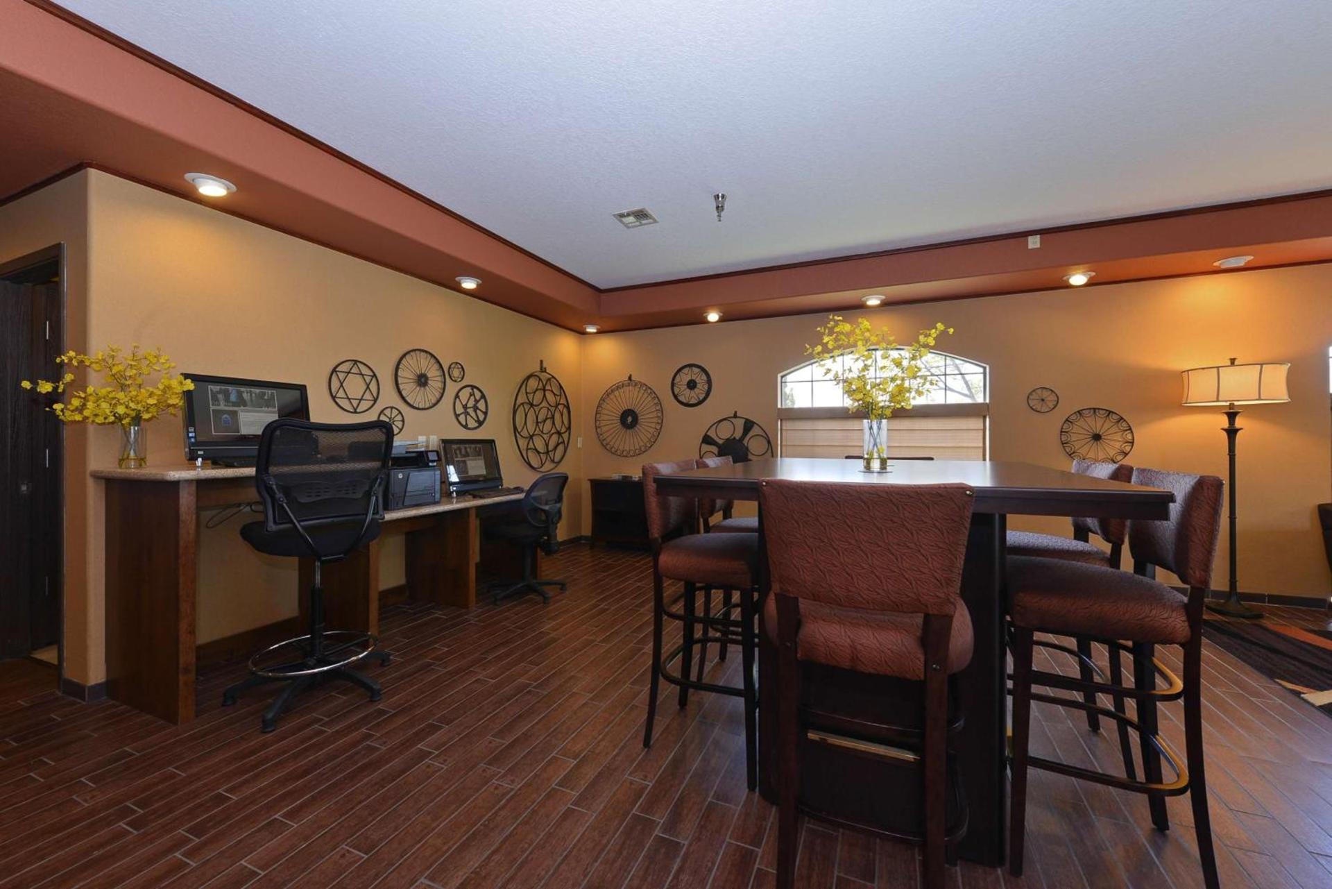 Best Western Plus Rama Inn photo 41