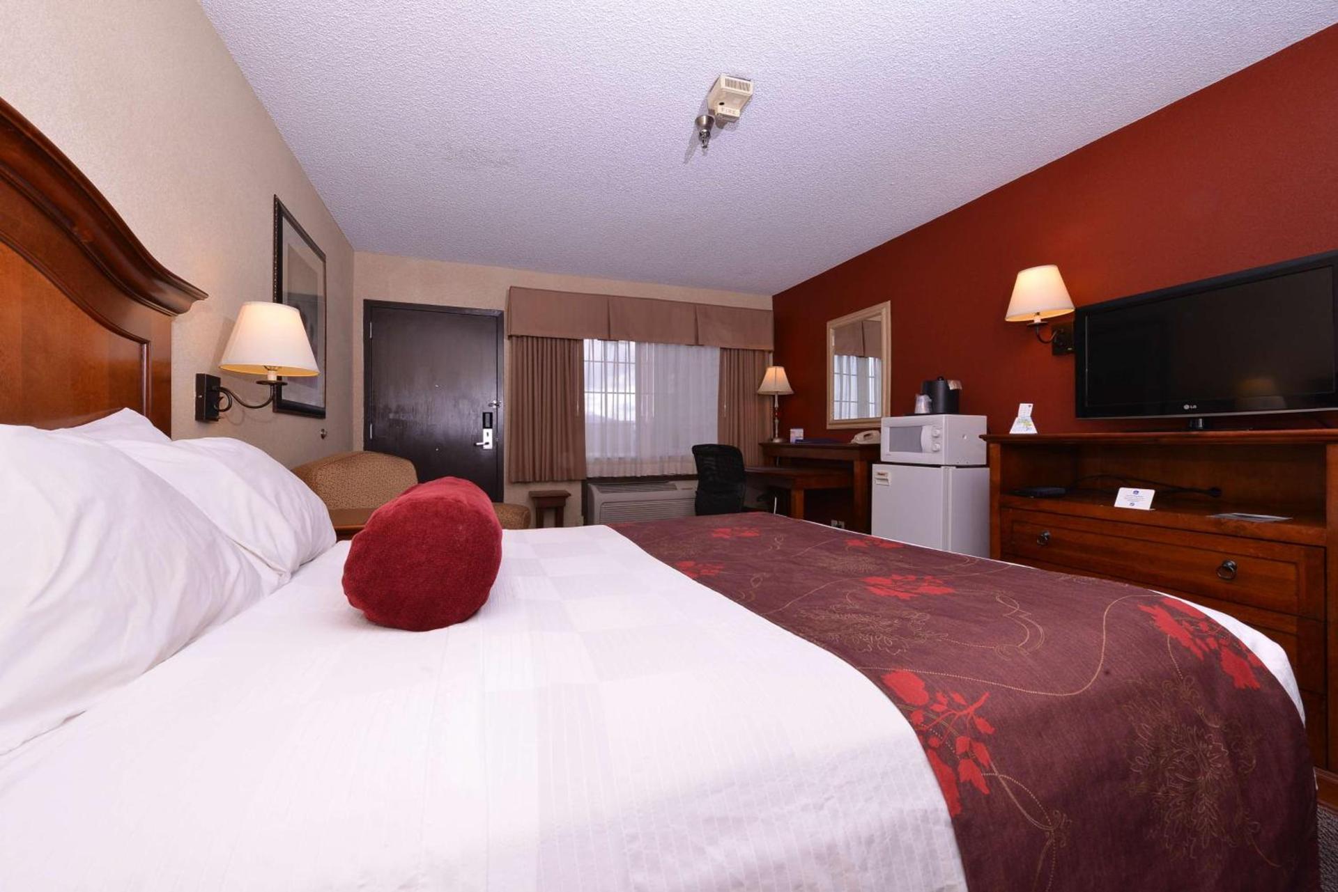 Best Western Plus Rama Inn photo 37