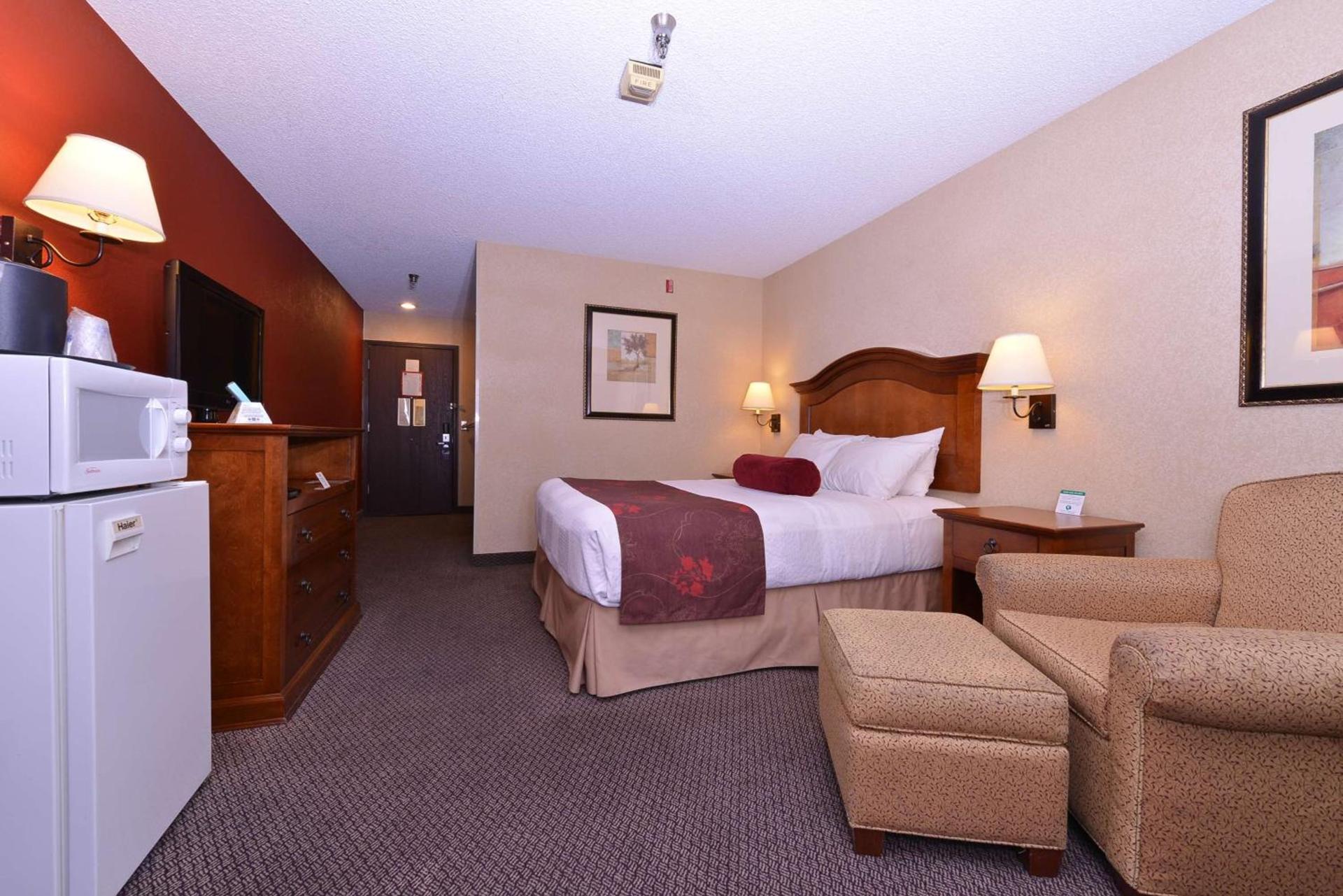 Best Western Plus Rama Inn photo 36