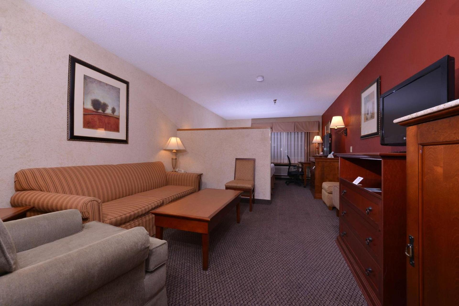 Best Western Plus Rama Inn photo 29