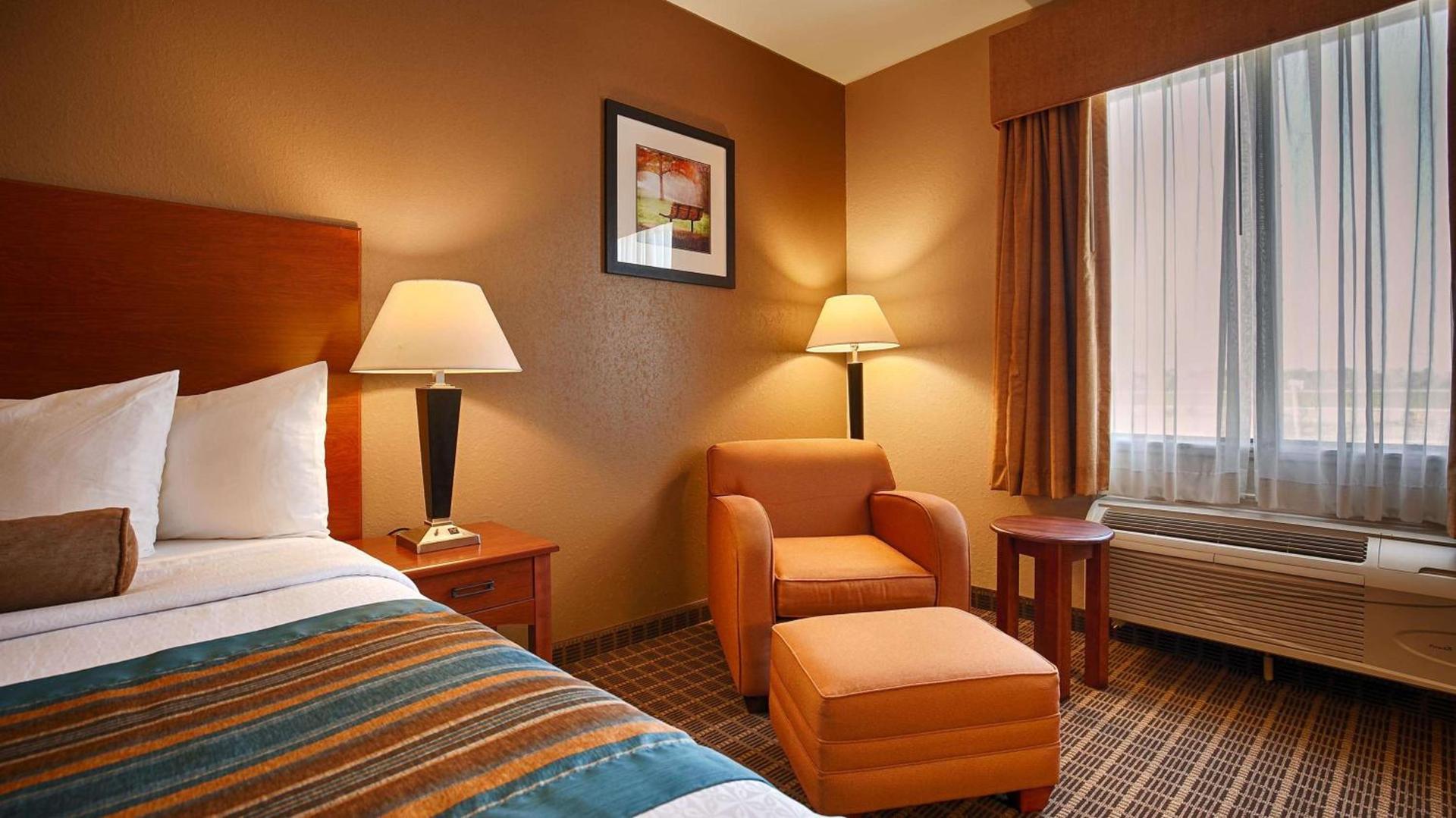Best Western Orange Inn & Suites photo 10