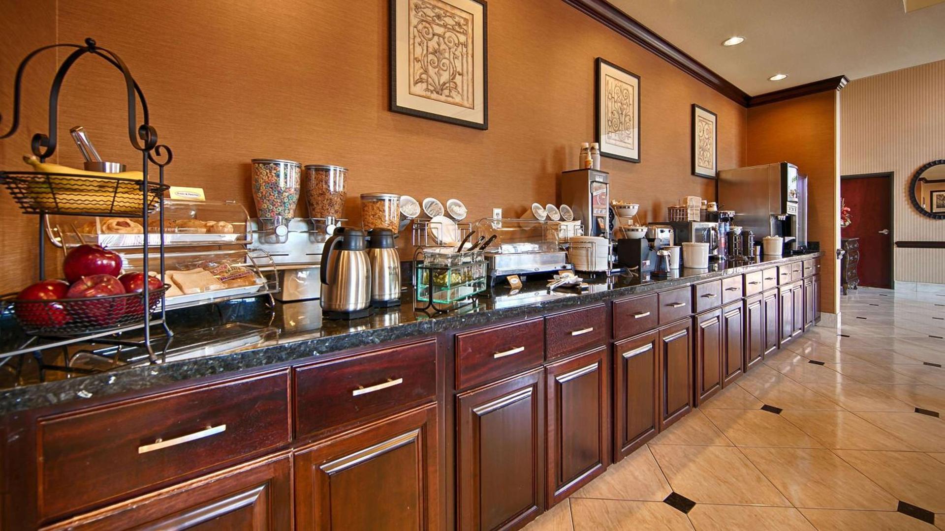 Best Western Orange Inn & Suites photo 19
