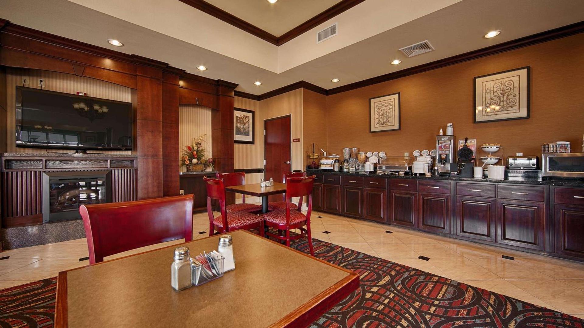 Best Western Orange Inn & Suites photo 17
