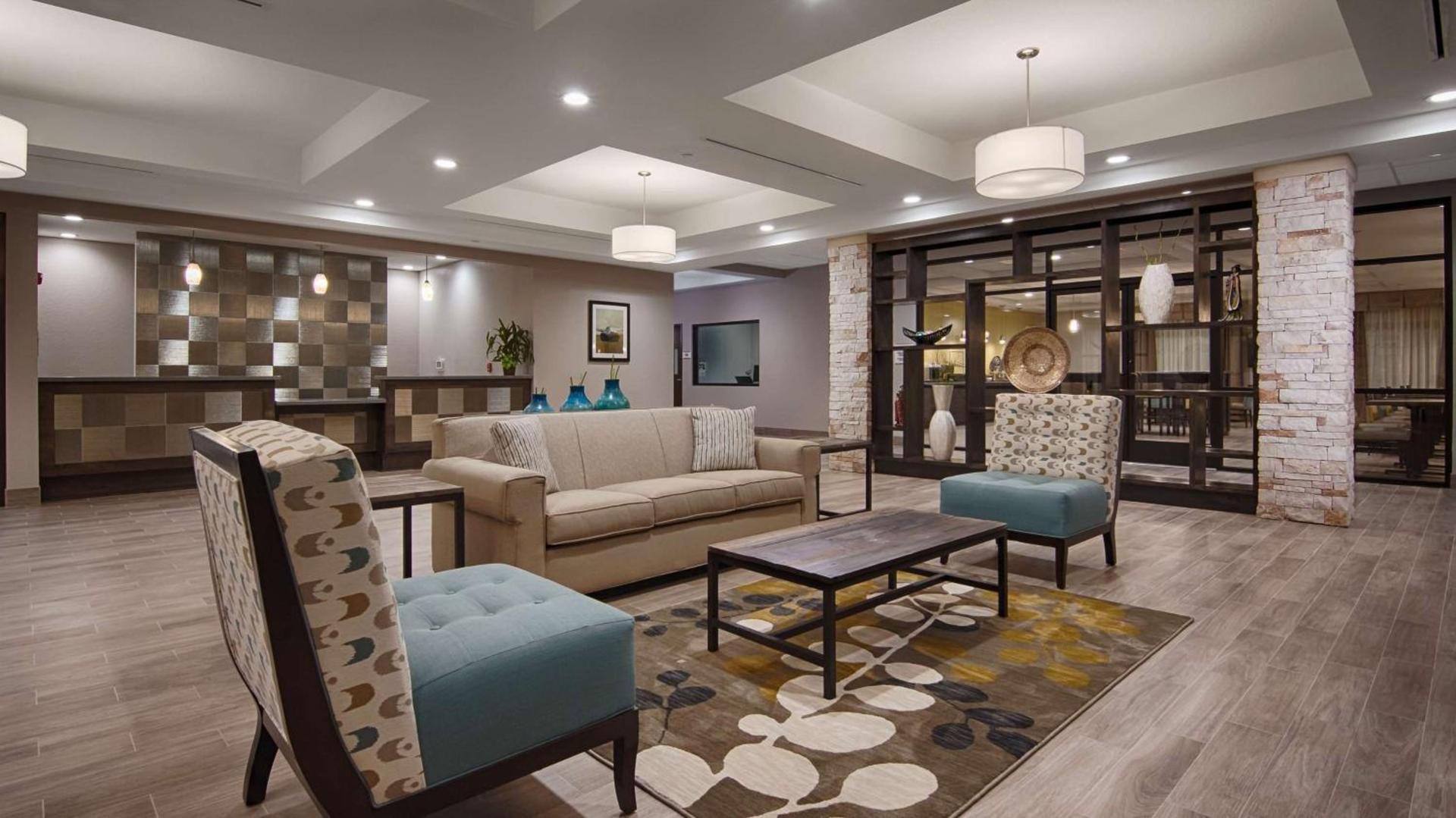 Best Western Plus College Station Inn & Suites photo 8