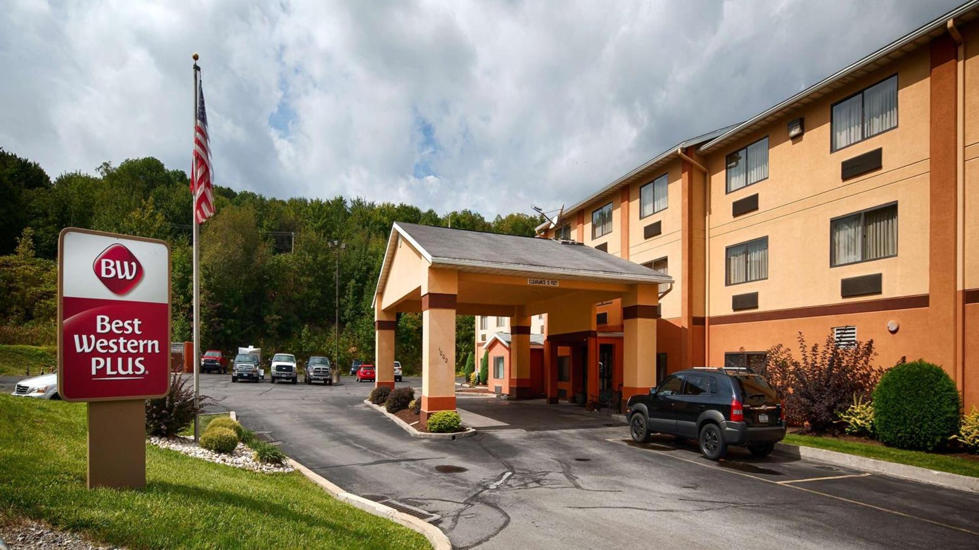 Best Western PLUS Executive Inn photo 1