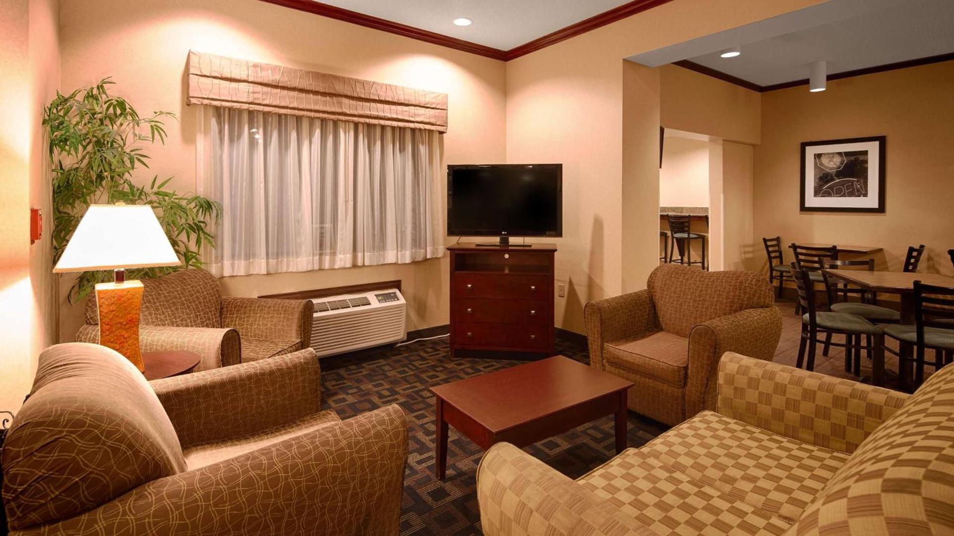 Best Western PLUS Executive Inn photo 2