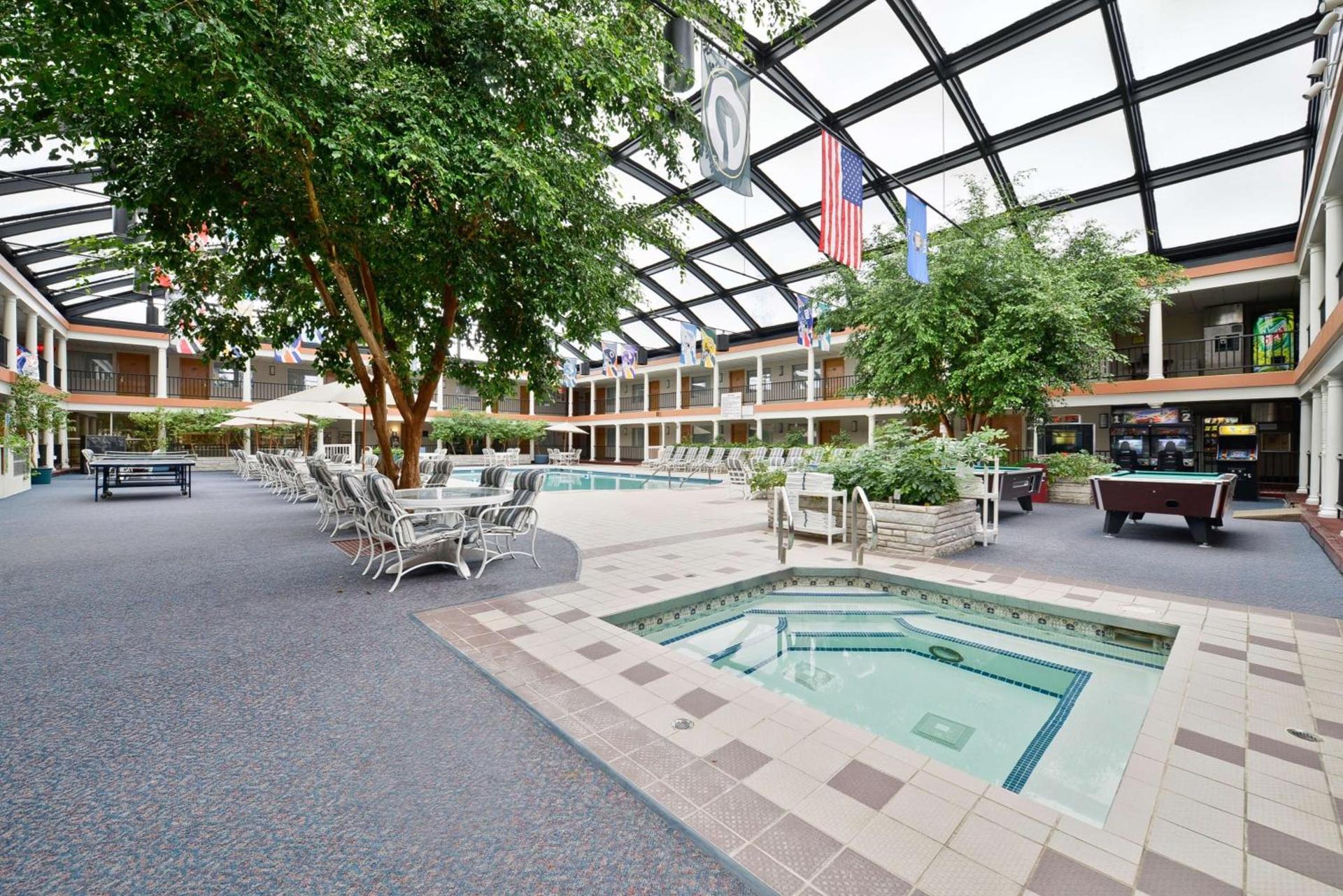 Best Western Green Bay Inn and Conference Center photo 2
