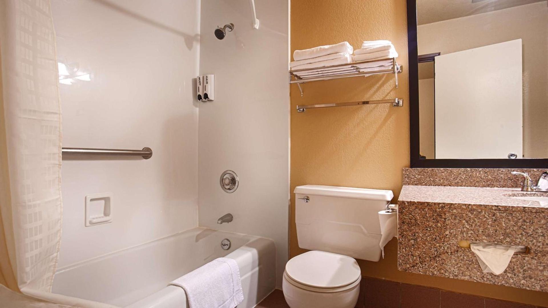 Best Western Green Bay Inn and Conference Center photo 14