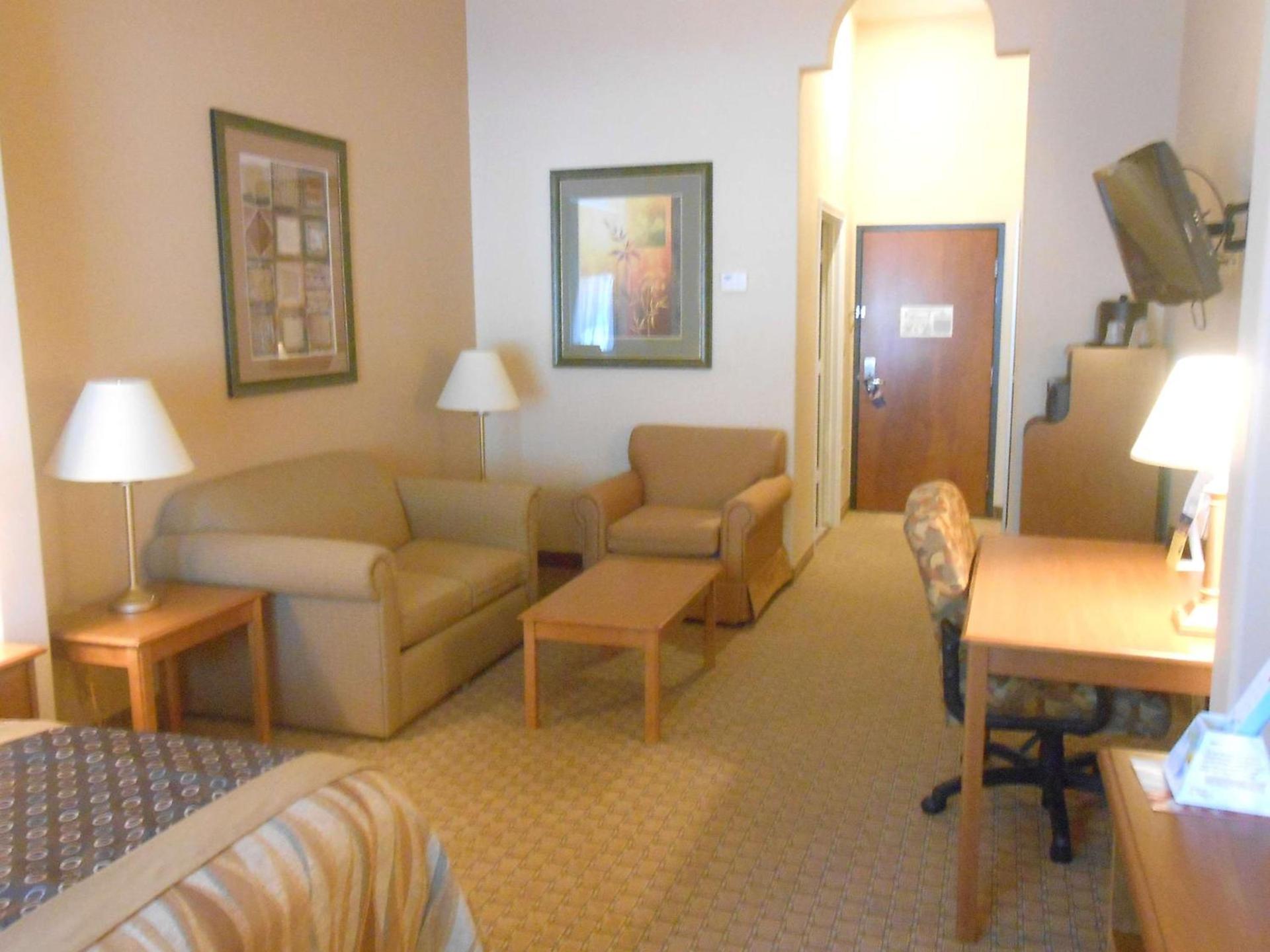 Best Western Plus New Caney Inn & Suites photo 23