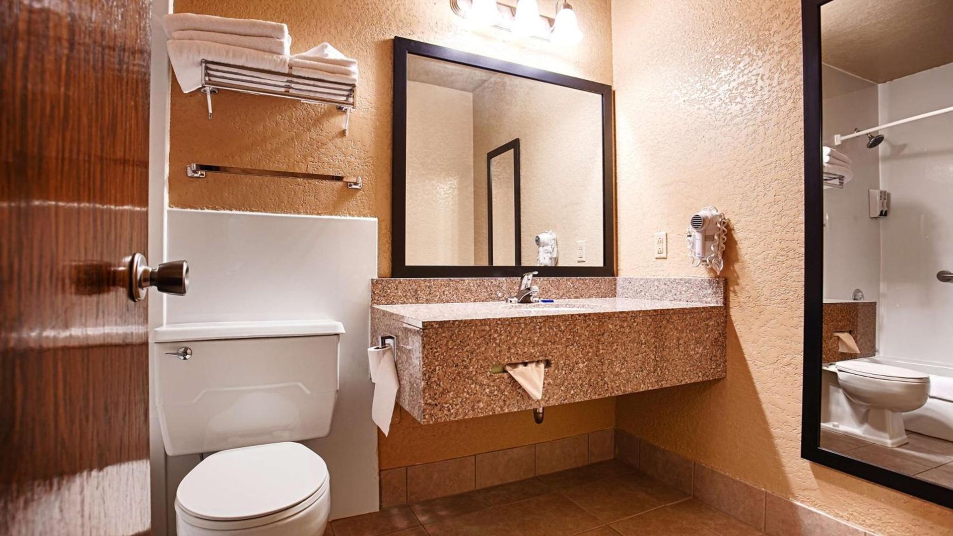 Best Western Green Bay Inn and Conference Center photo 13