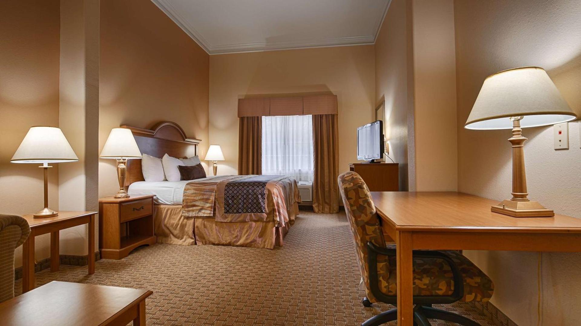 Best Western Plus New Caney Inn & Suites photo 17