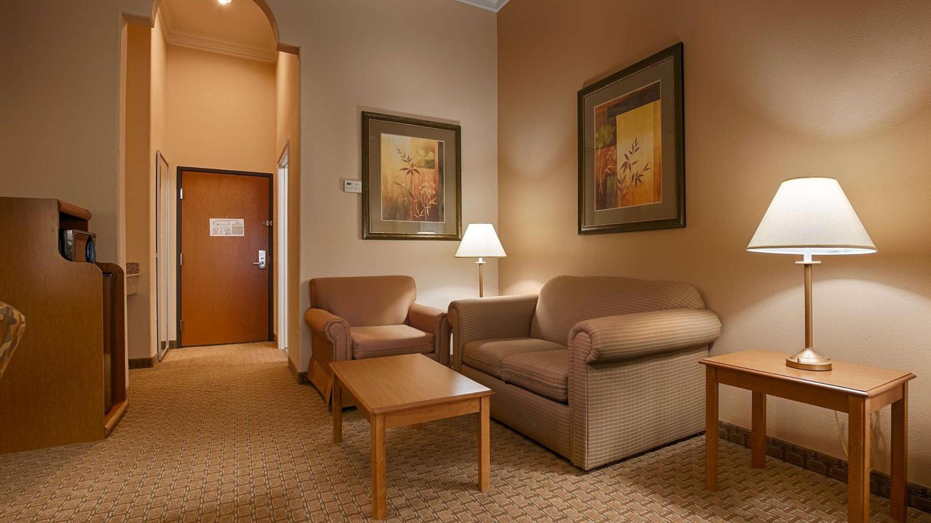 Best Western Plus New Caney Inn & Suites photo 22