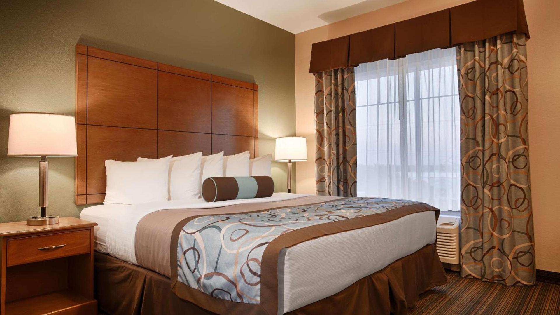 Best Western Plus Seminole Hotel & Suites photo 11
