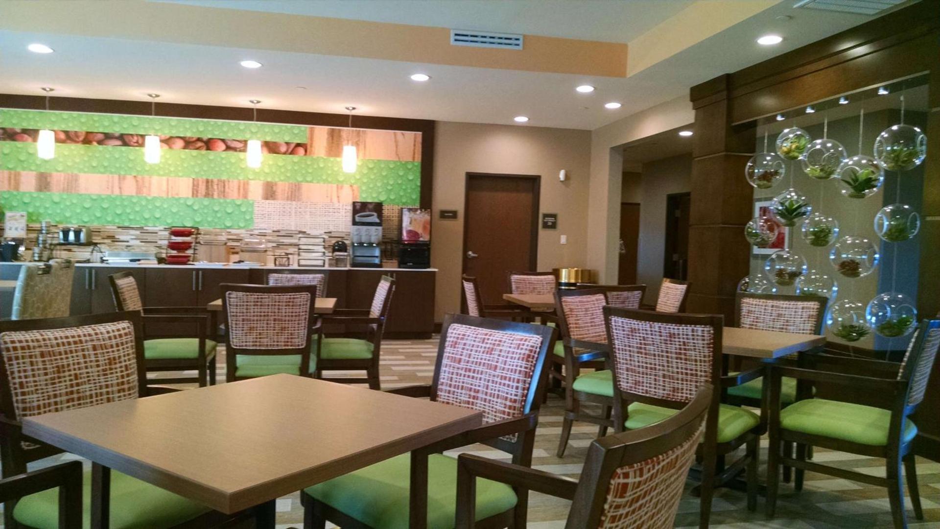Best Western Plus Flatonia Inn photo 18