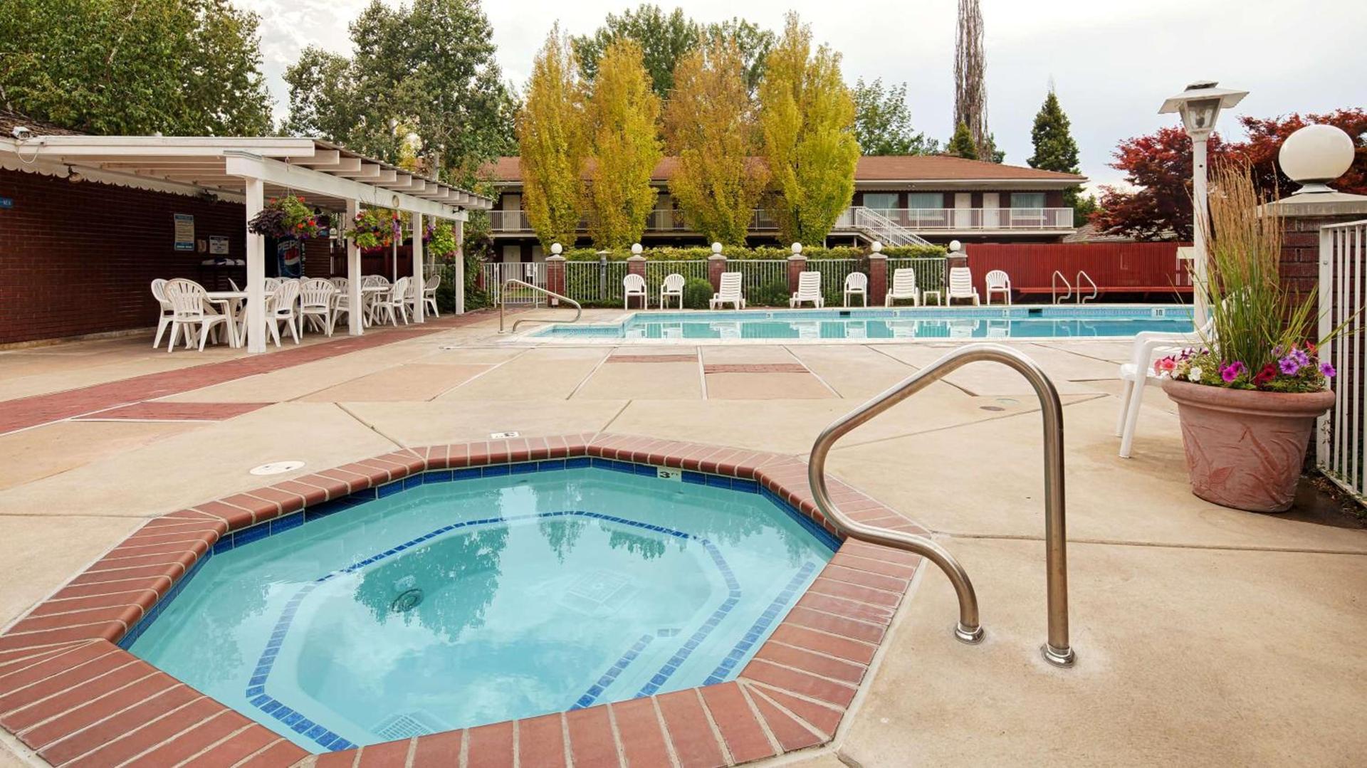 Baugh Motel, SureStay Collection by Best Western photo 17