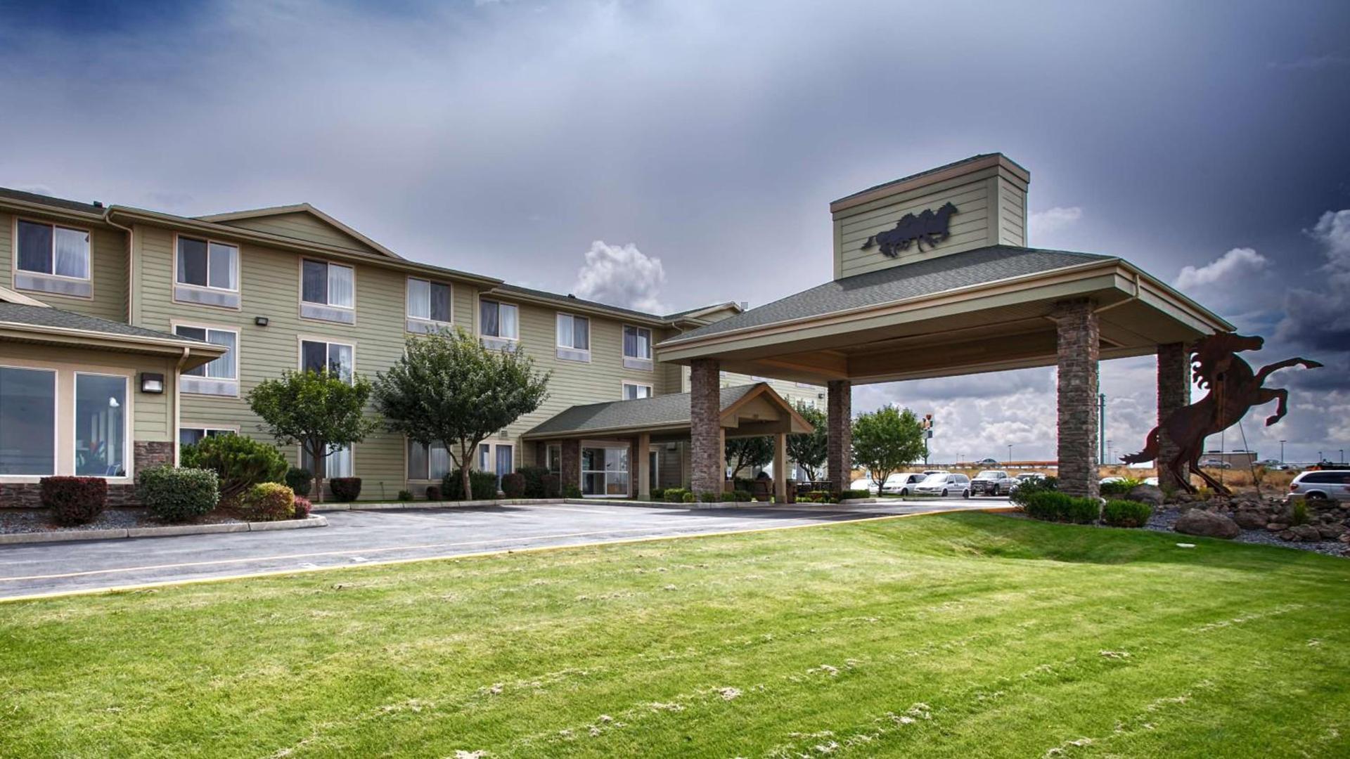 Best Western Bronco Inn photo 40