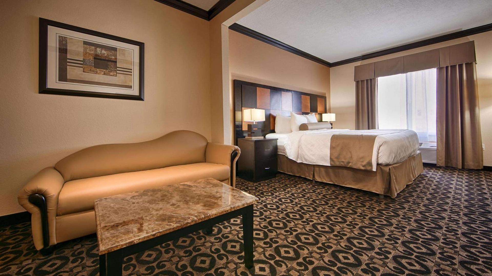 Best Western Plus Airport Inn & Suites photo 12