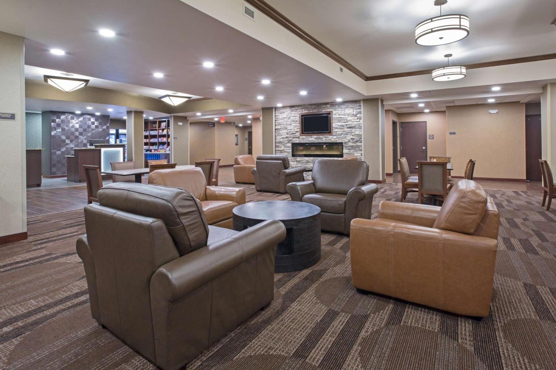 Best Western Plus Lincoln Inn & Suites photo 2