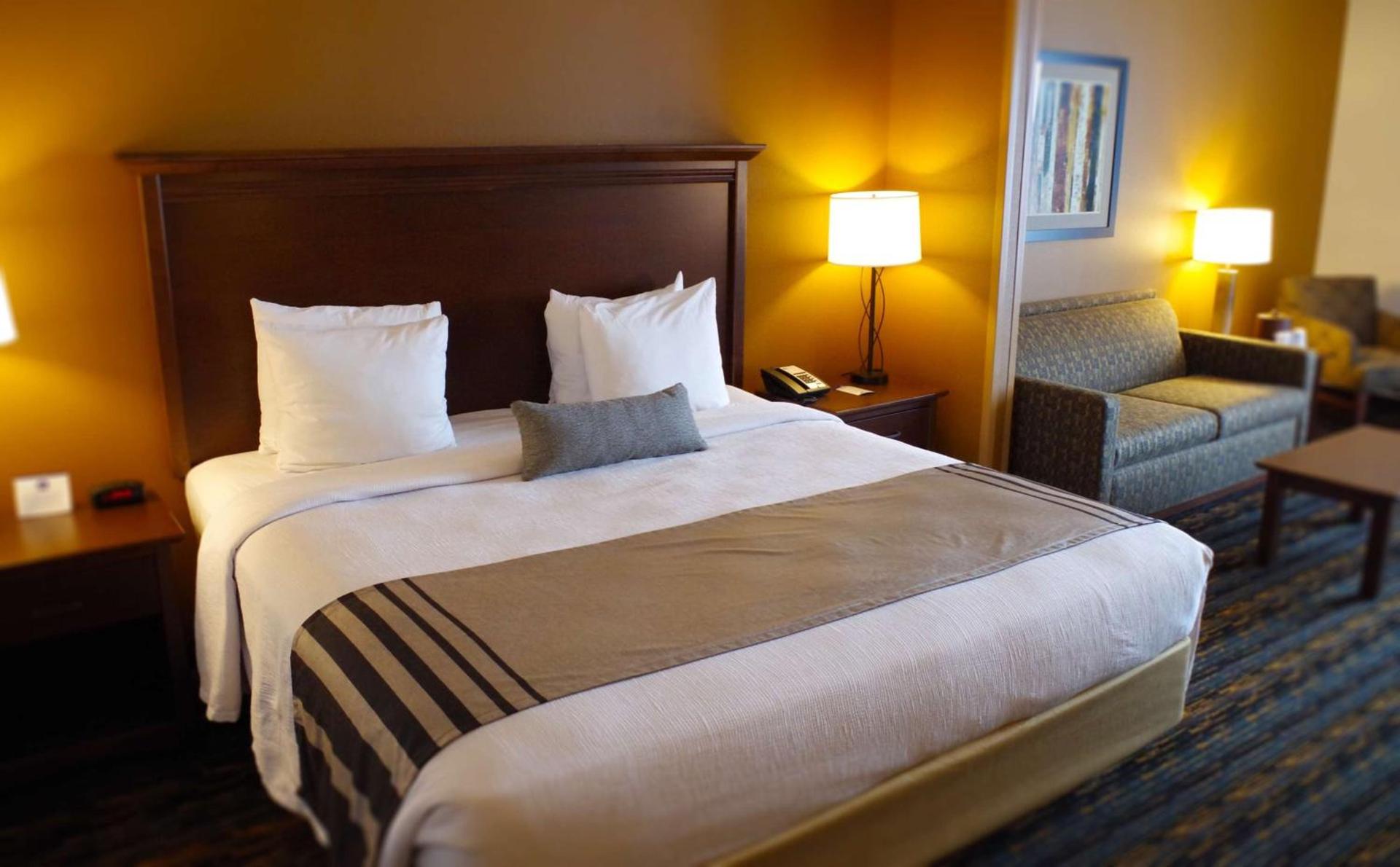 Best Western Plus Lincoln Inn & Suites photo 6