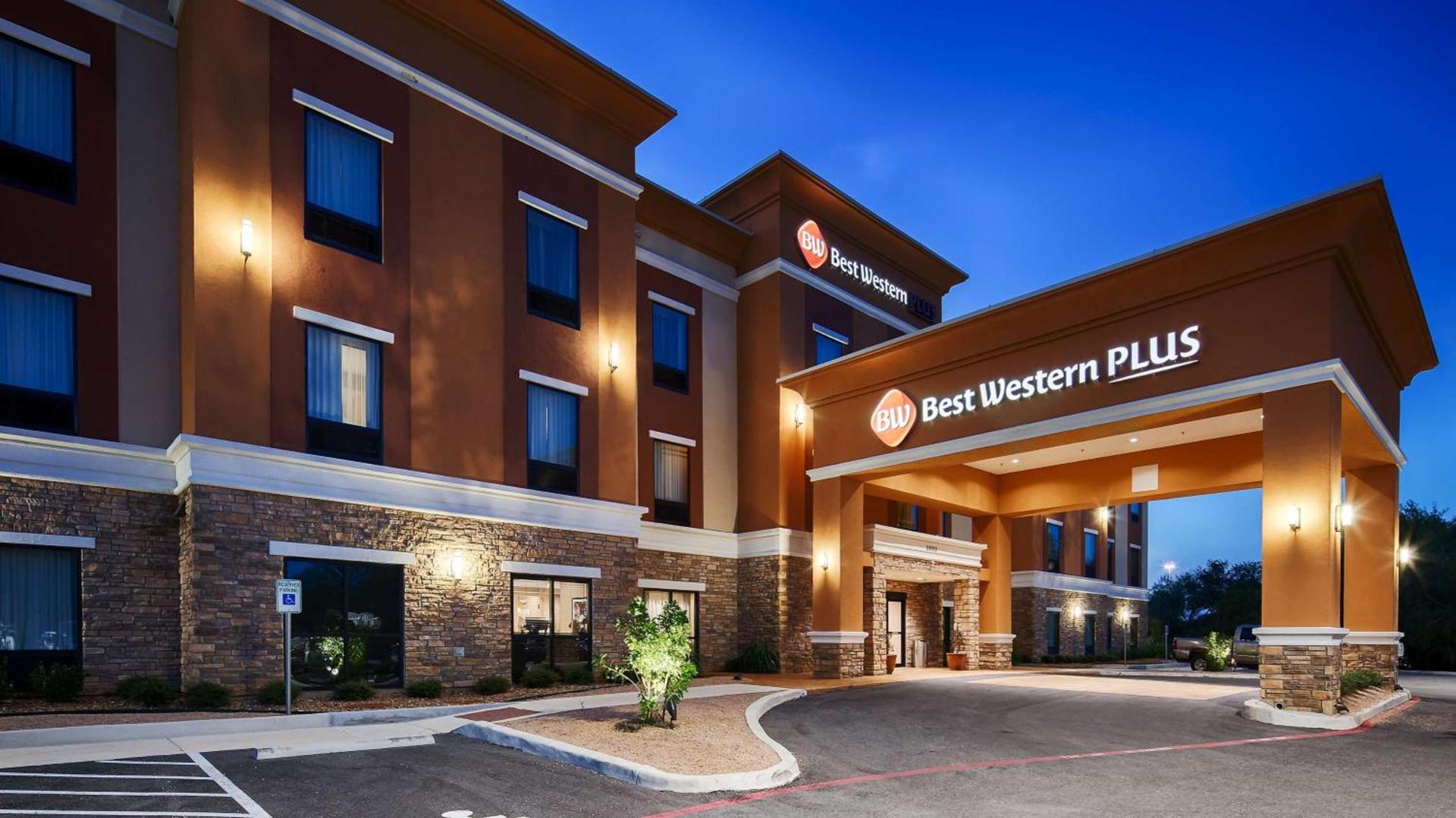 Best Western Plus Elmendorf Hotel San Antonio Hotel photo 1