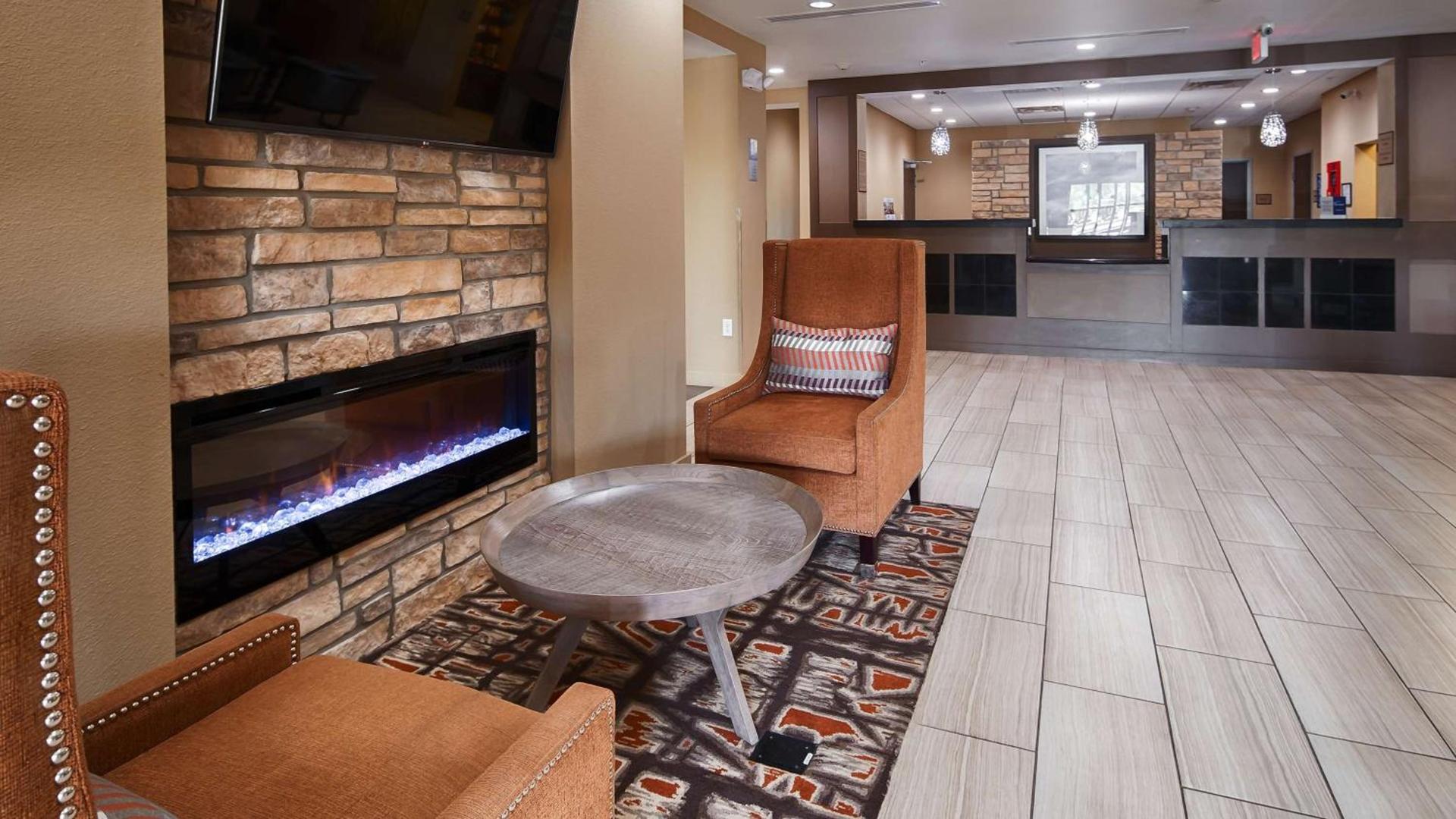 Best Western Plus Elmendorf Hotel San Antonio Hotel photo 10