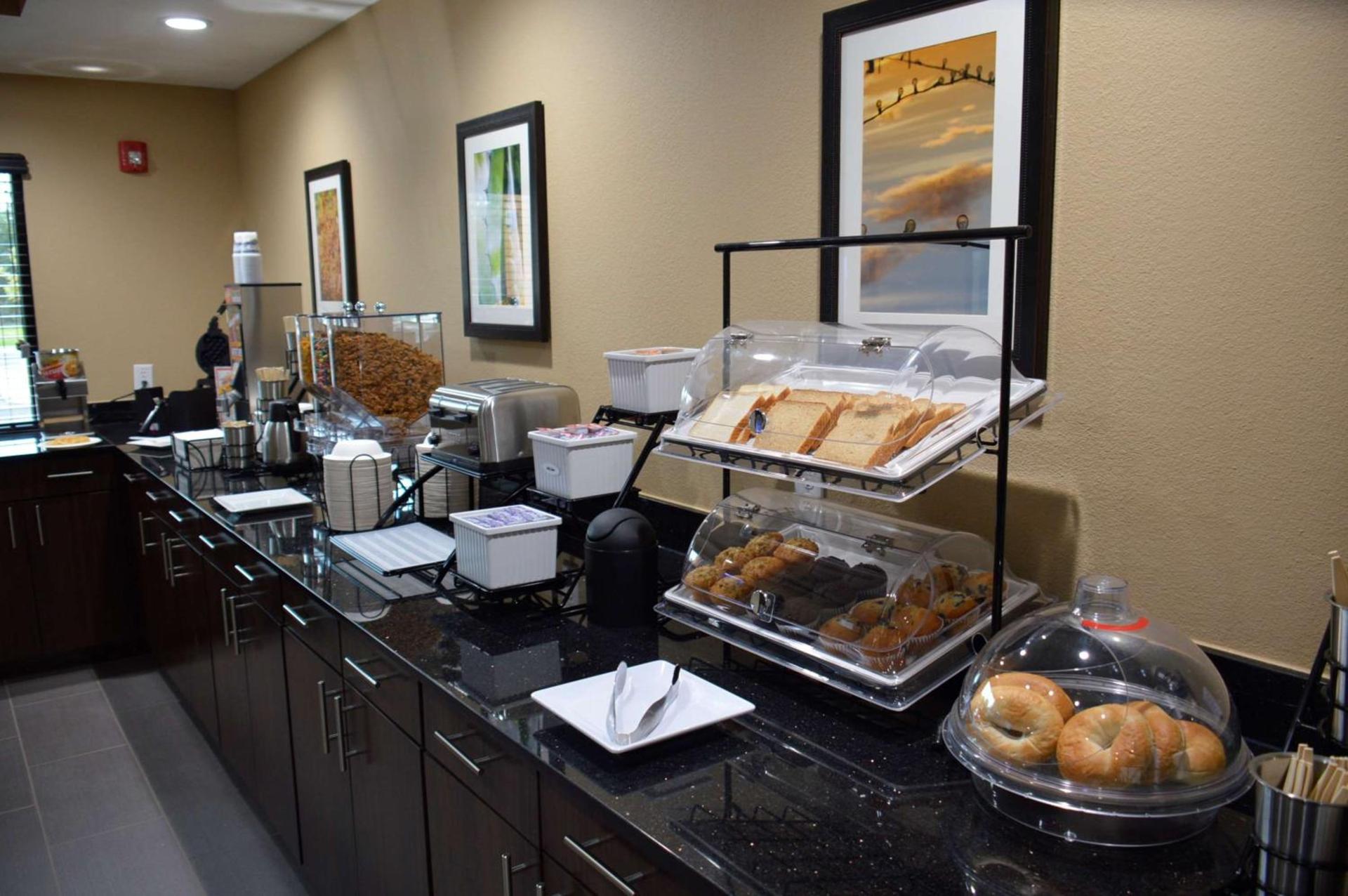 Best Western Plus Elmendorf Hotel San Antonio Hotel photo 19