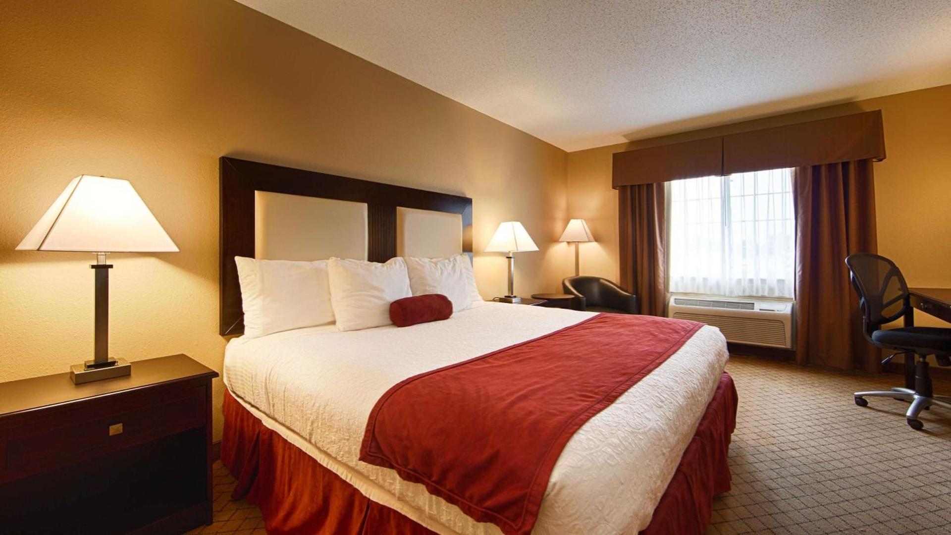 Best Western Macomb Inn photo 13