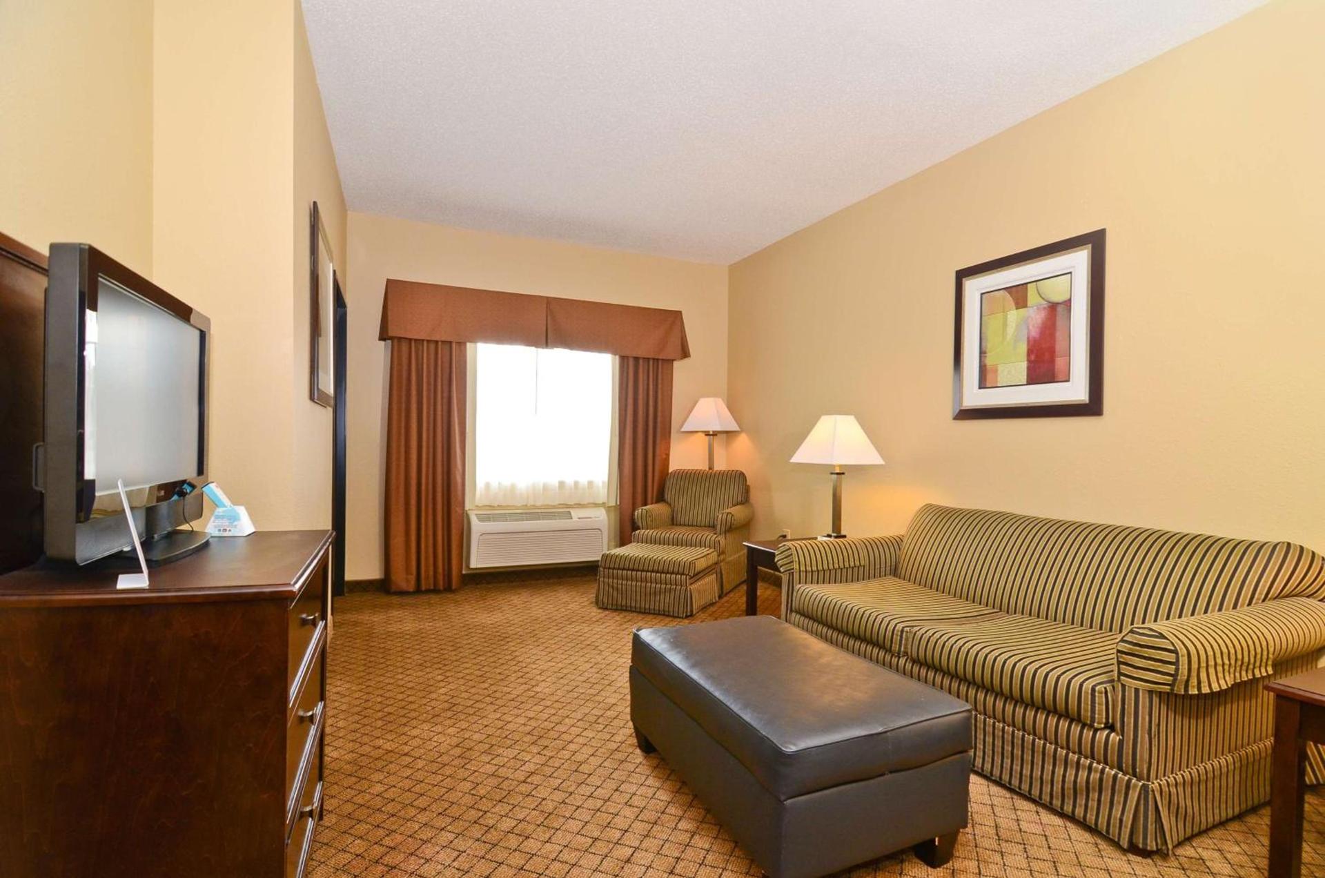 Best Western Macomb Inn photo 12