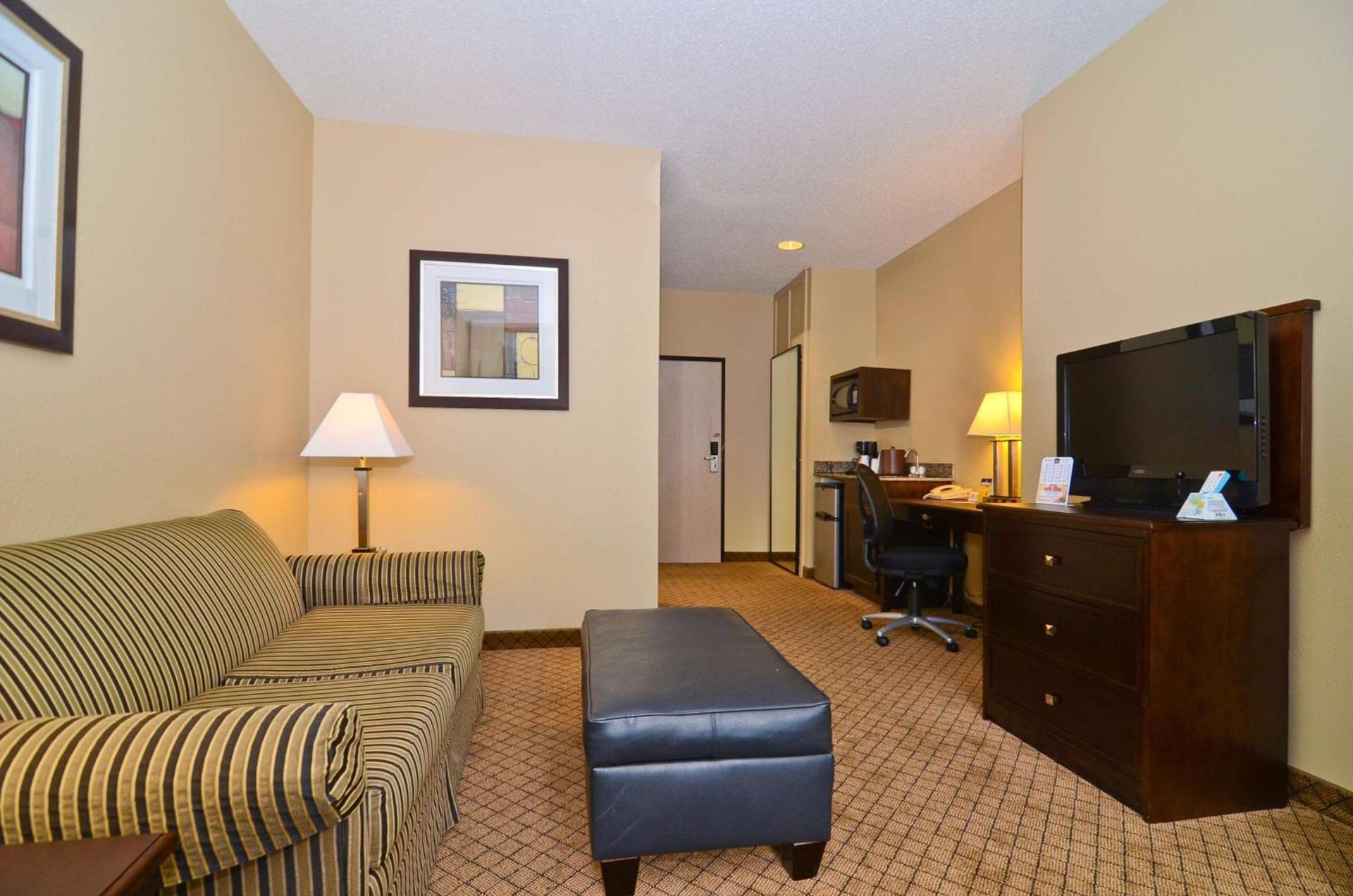 Best Western Macomb Inn photo 8