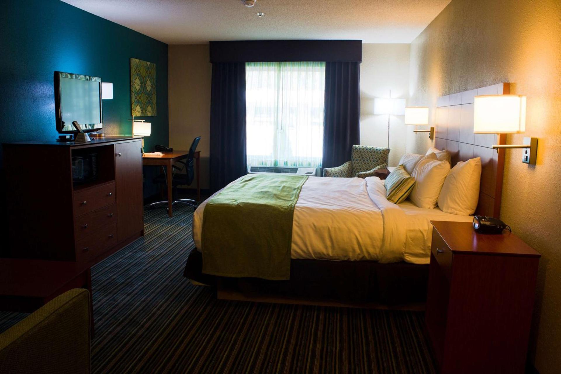 BEST WESTERN Plus Menomonie Inn & Suites photo 22