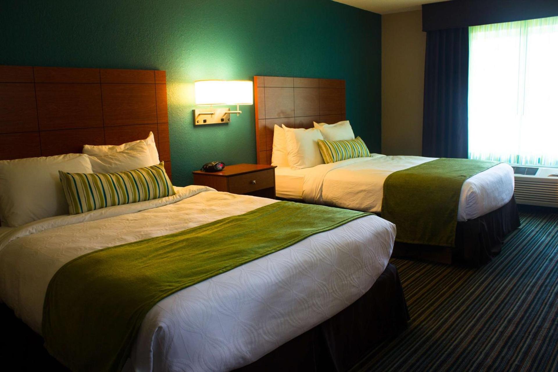 BEST WESTERN Plus Menomonie Inn & Suites photo 29