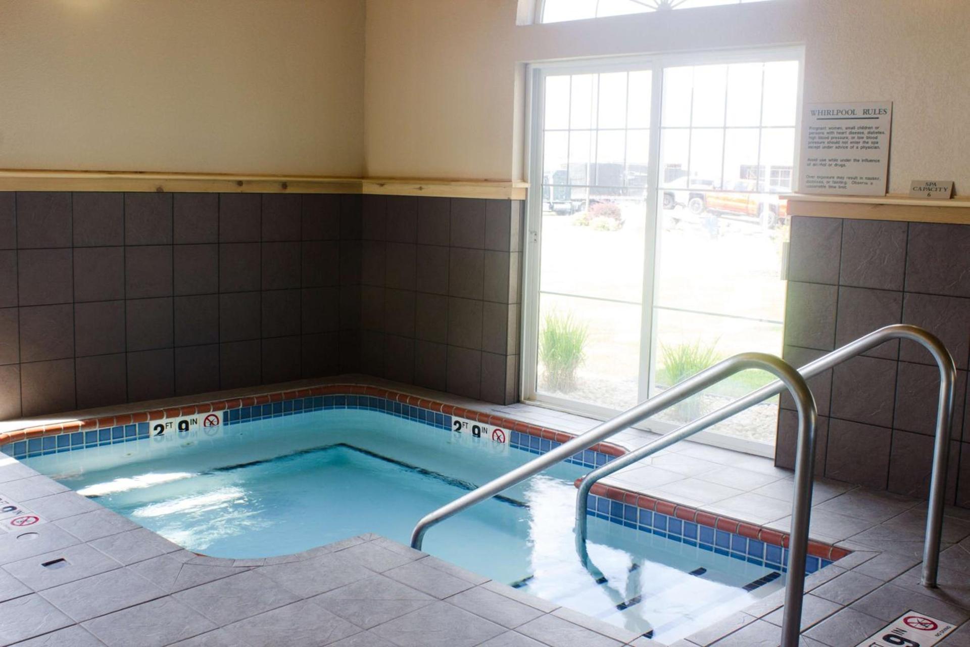 BEST WESTERN Plus Menomonie Inn & Suites photo 39