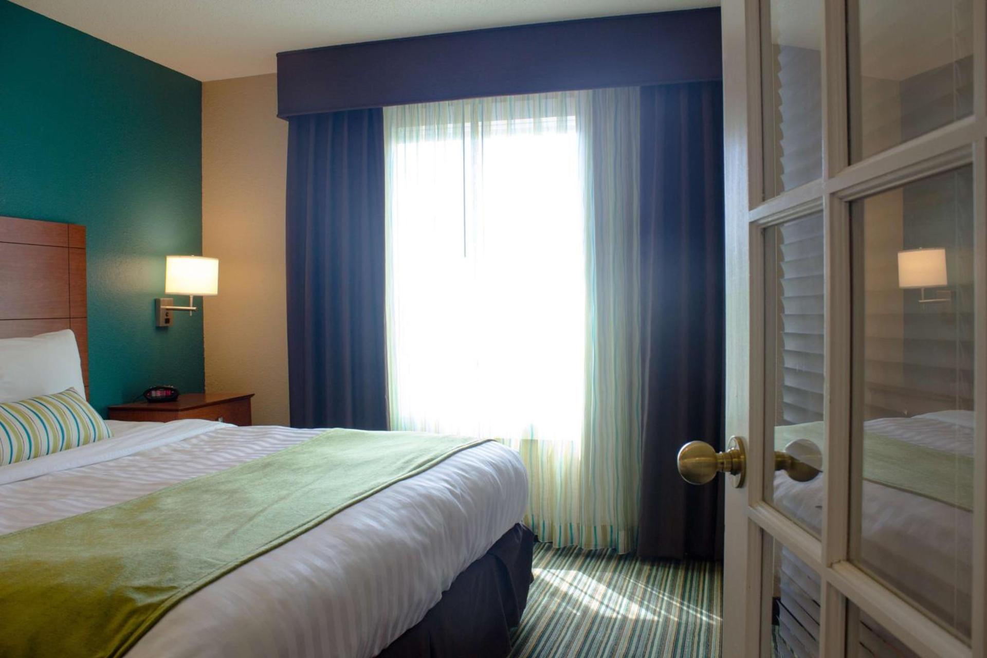 BEST WESTERN Plus Menomonie Inn & Suites photo 33