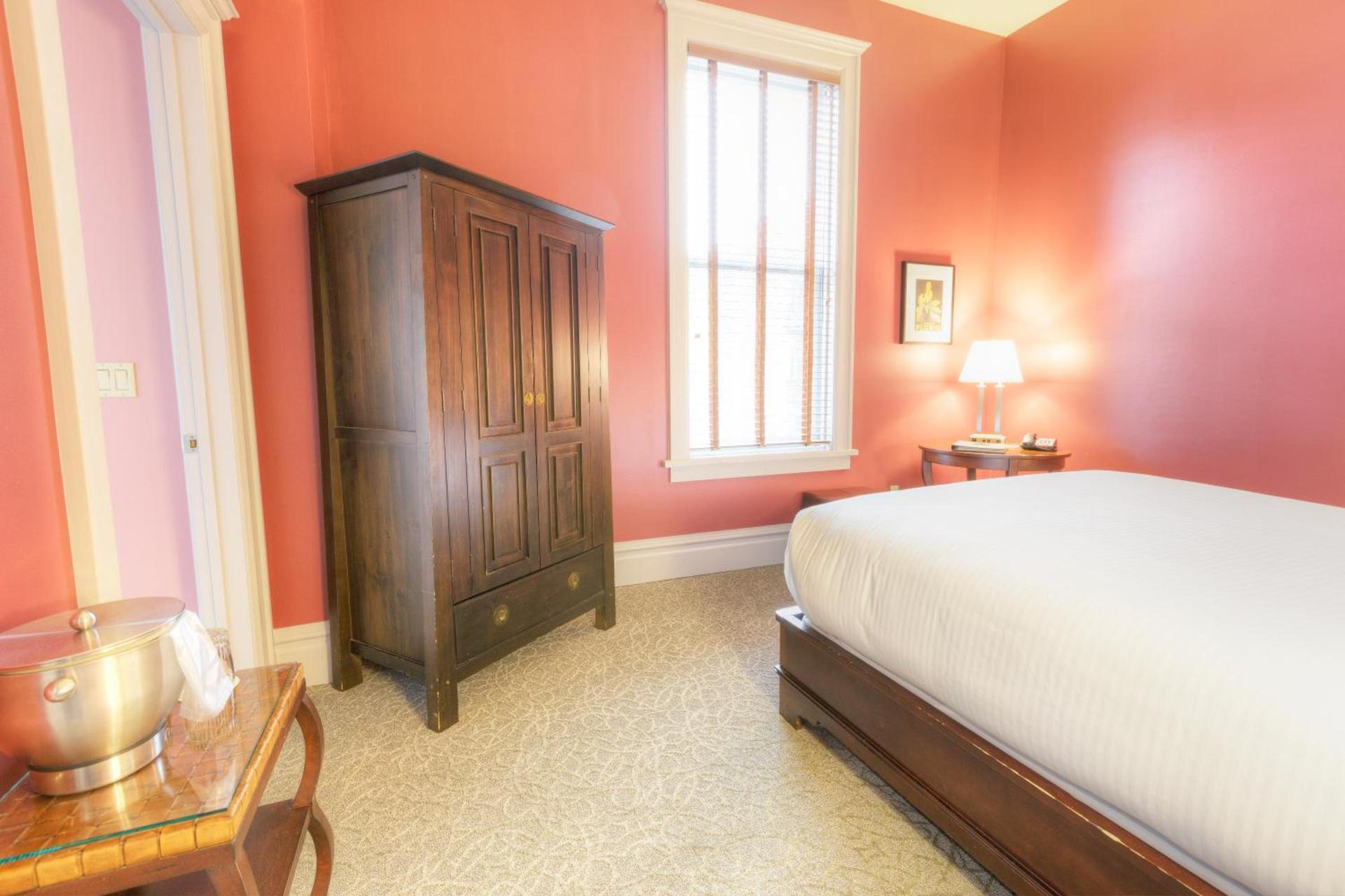 Montvale Hotel photo 60